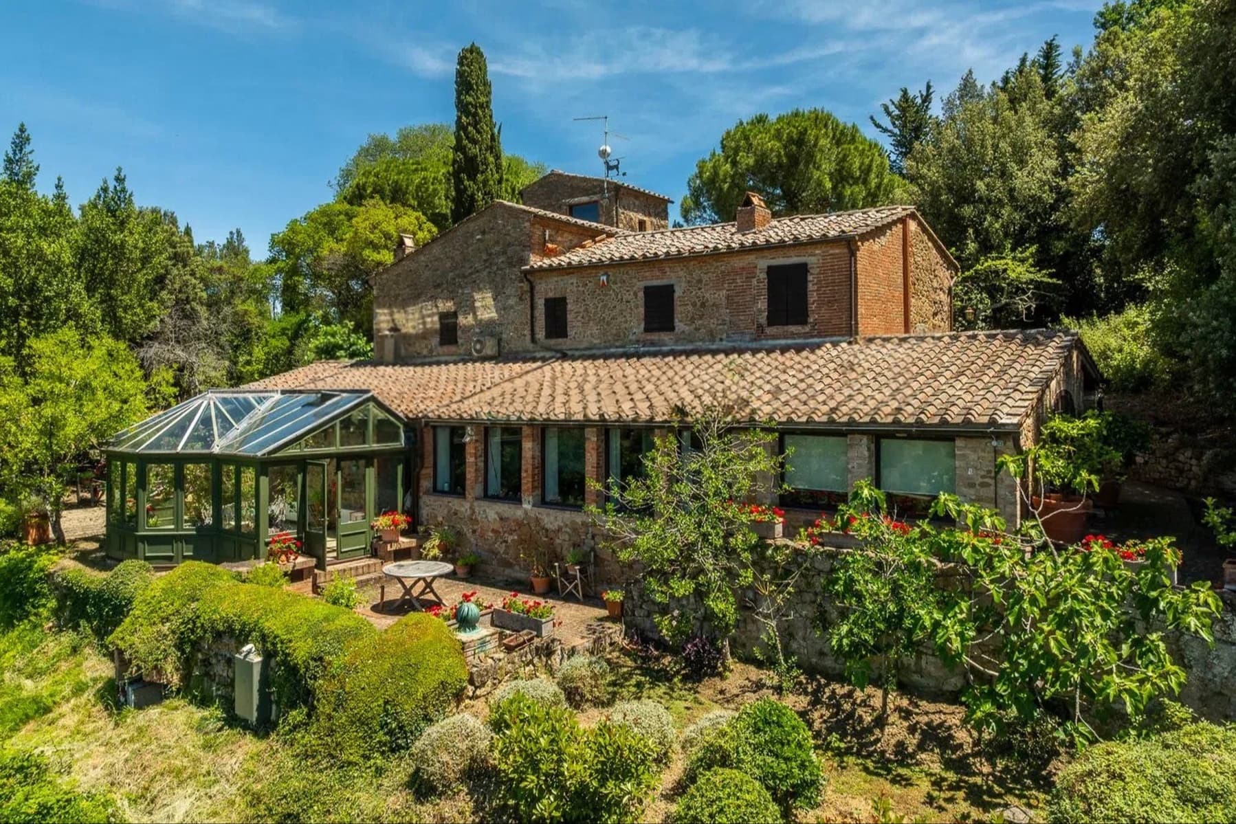 Casale in pietra a Pienza, Val d'Orcia con piscina