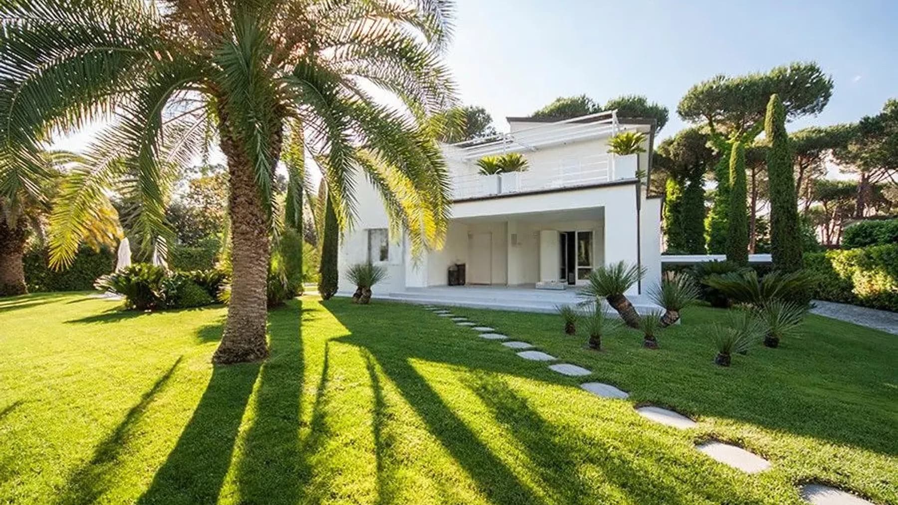 Prestigious Villa in Forte dei Marmi, Tuscany