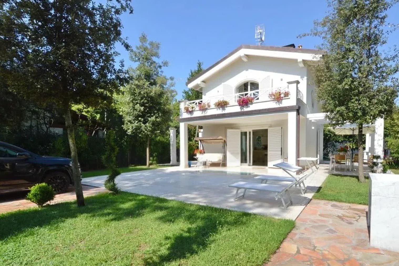 Elegant Villa in Forte dei Marmi, Tuscany