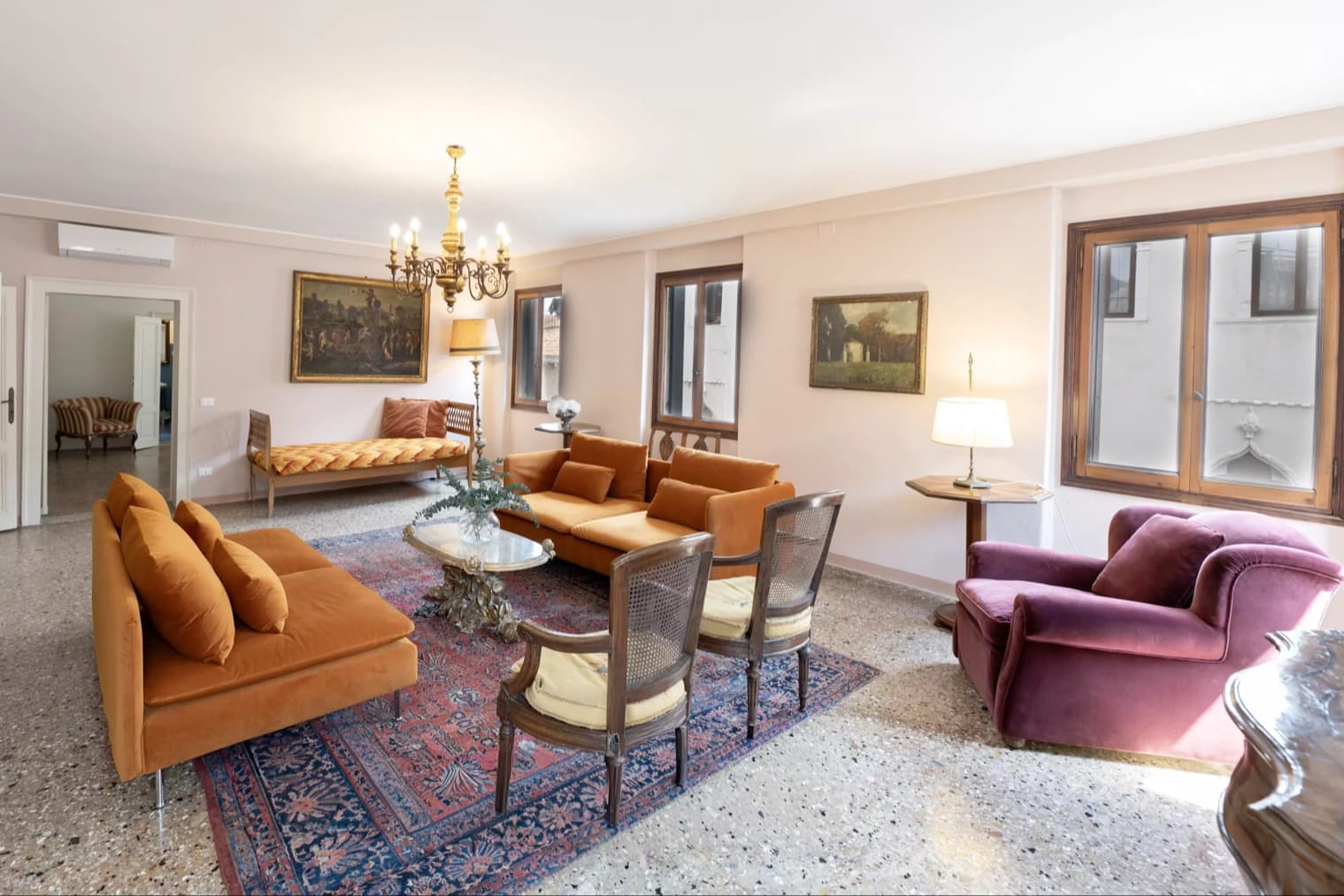 Appartamento spazioso di 550 mq al quarto piano, Venezia