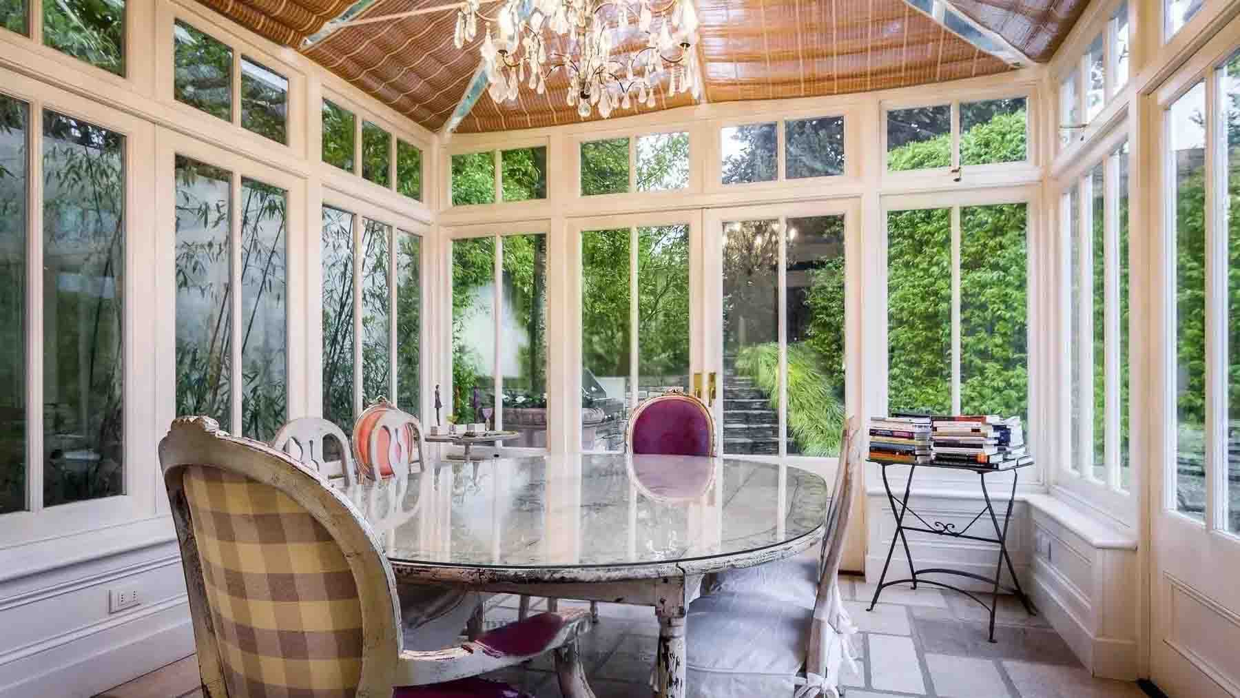 Interiors (9)
