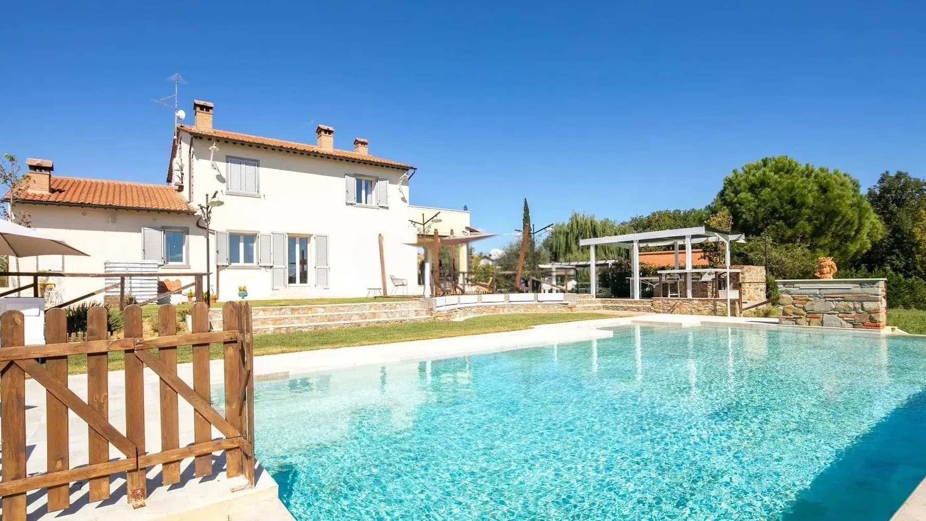 Villa moderna nella suggestiva Valdichiana, Cortona