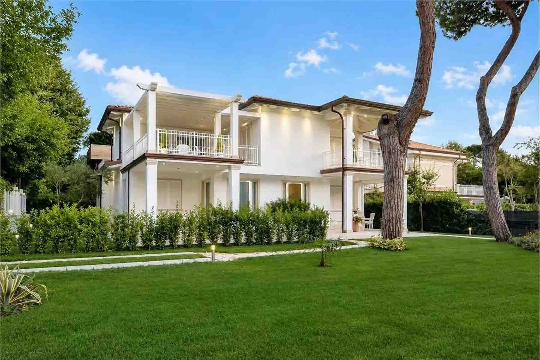 Villa esclusiva a Forte dei Marmi, in zona residenziale