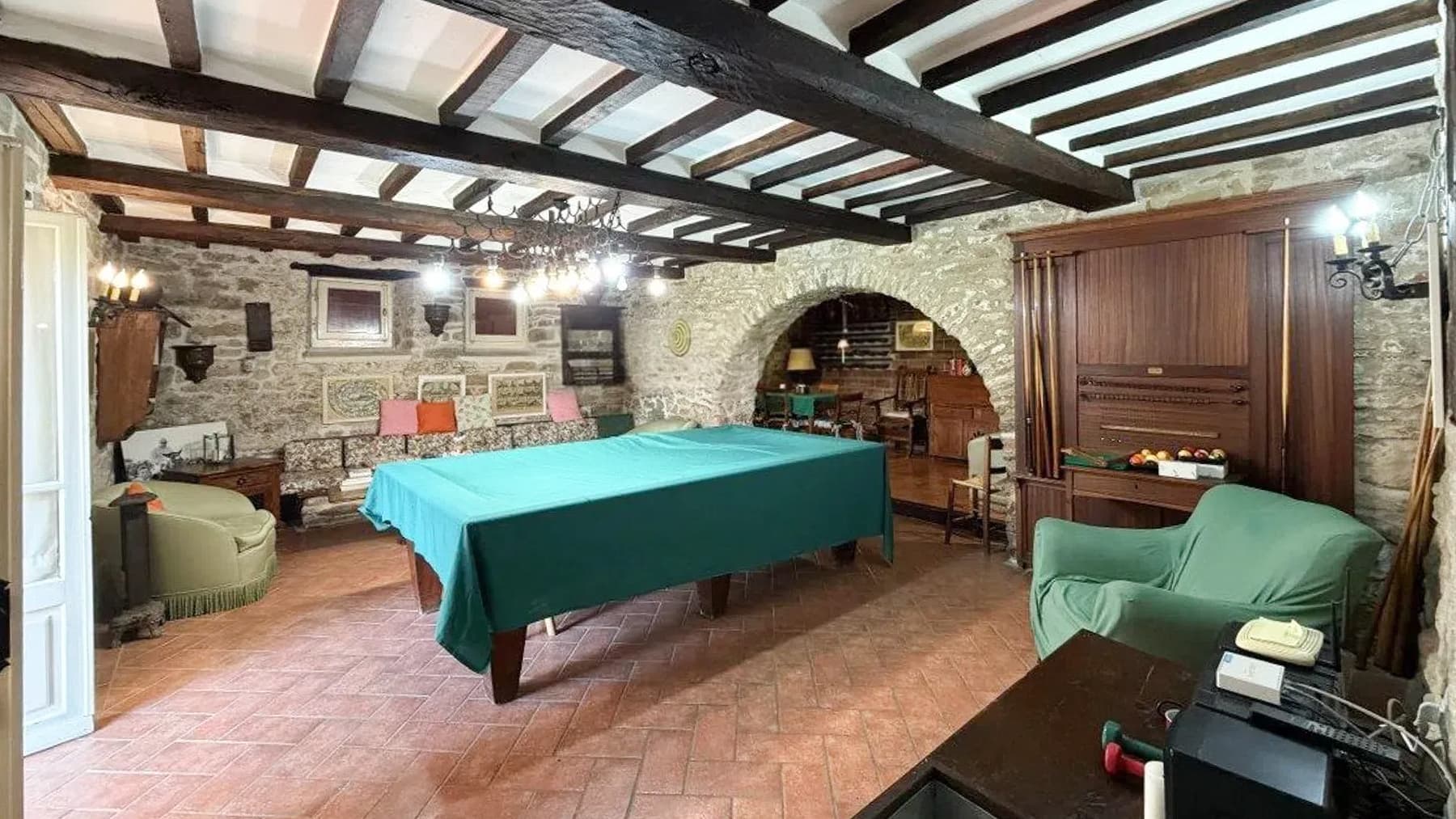 Interiors (8)
