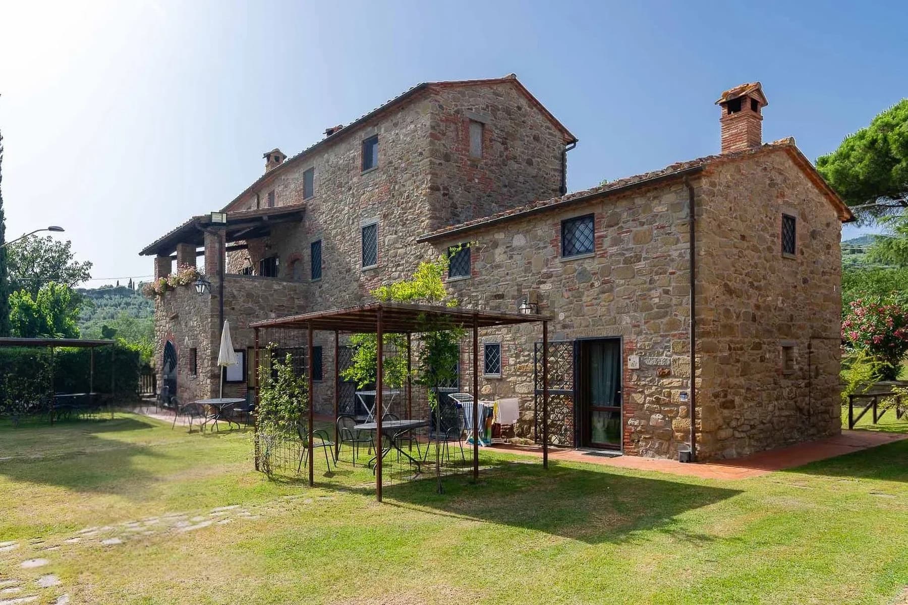 Casale con piscina a Tuoro sul Trasimeno, Umbria