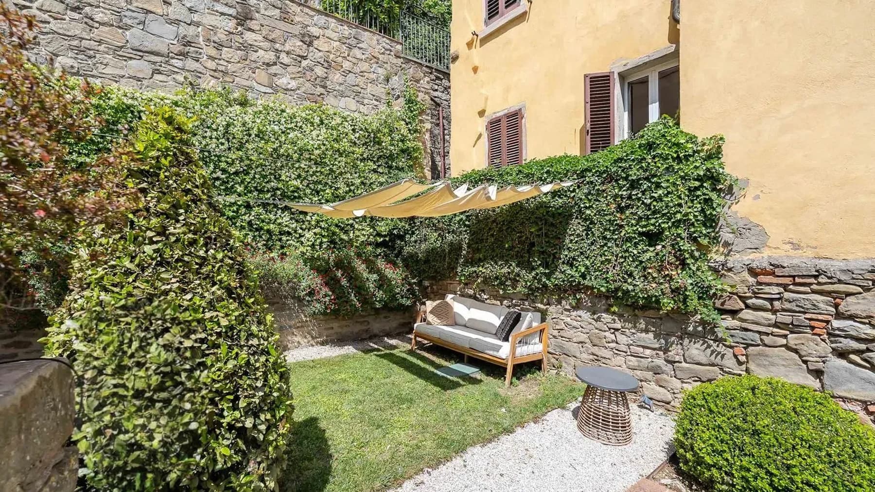 Proprietà con giardino esclusivo a Cortona, Toscana