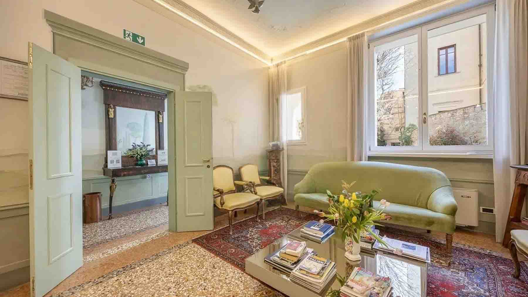 Interiors (12)