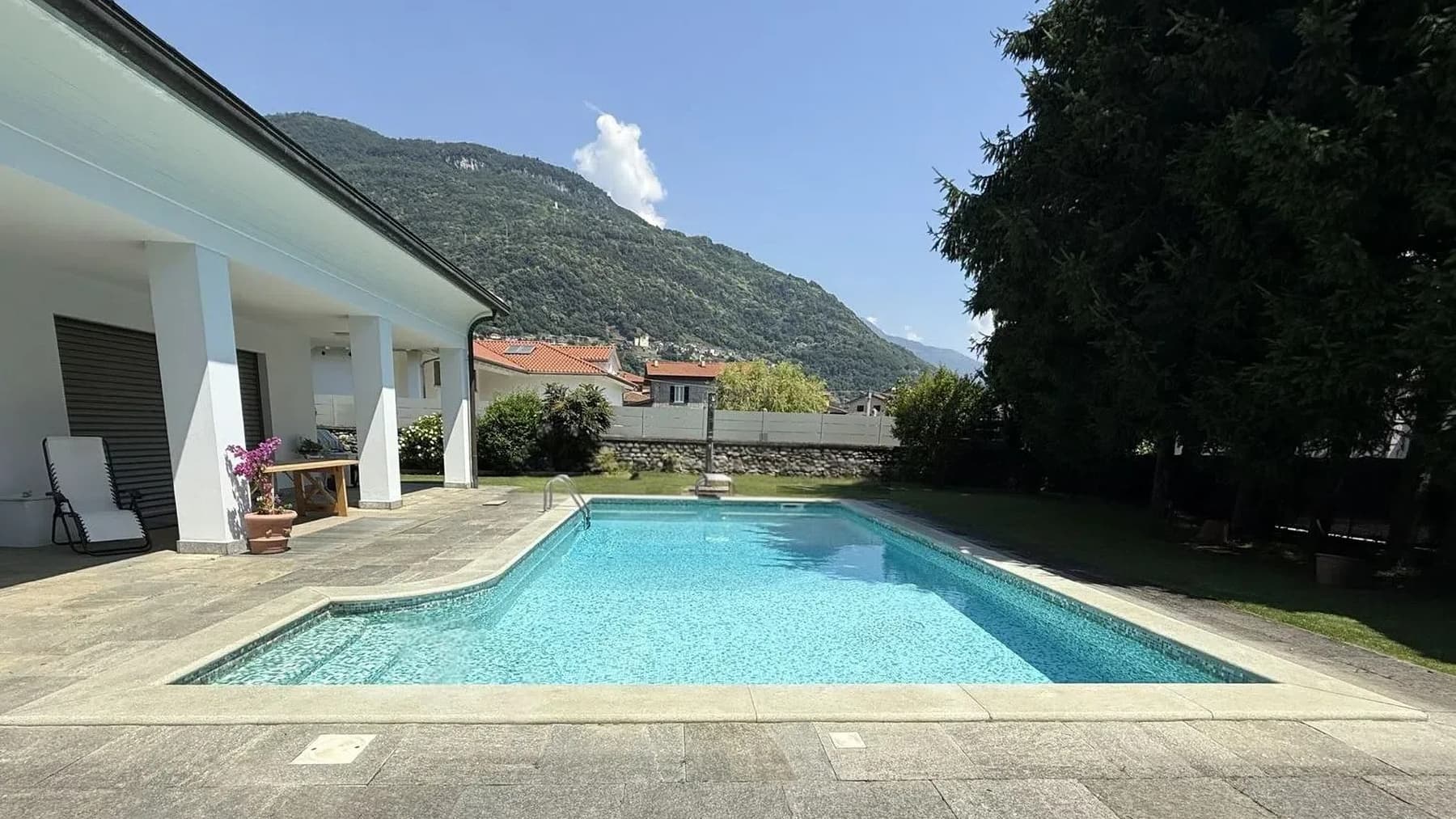 Villa con piscina sul Lago di Como a Gravedona