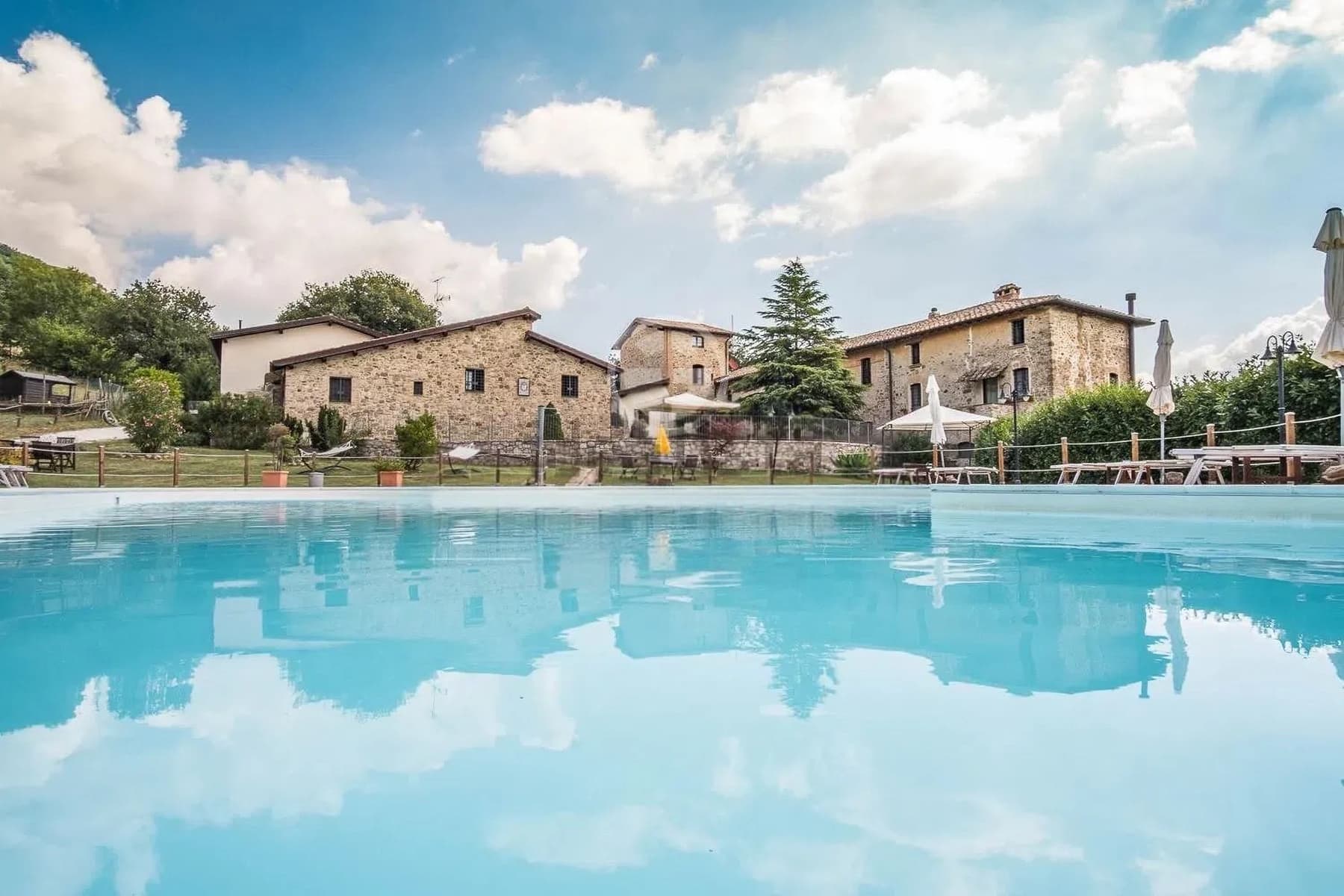 Casale panoramico con piscina, nel cuore dell'Umbria