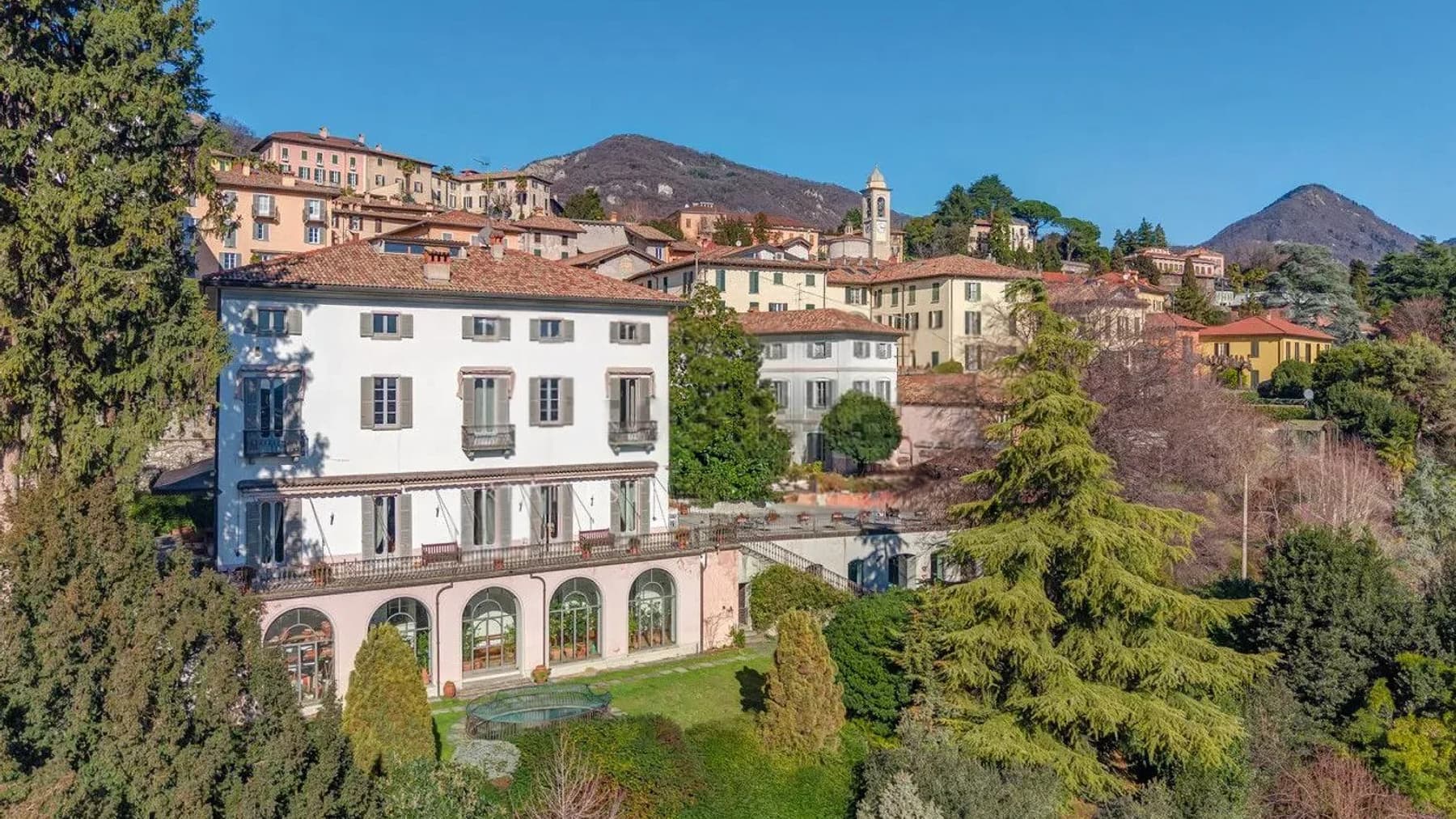 Elegant Villa by Lake Como, Lombardia