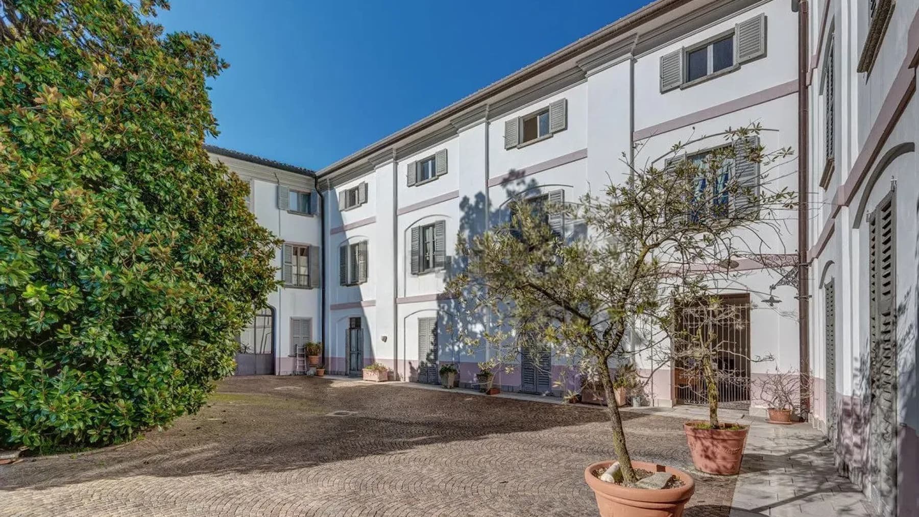 Elegant Villa by Lake Como, Lombardia