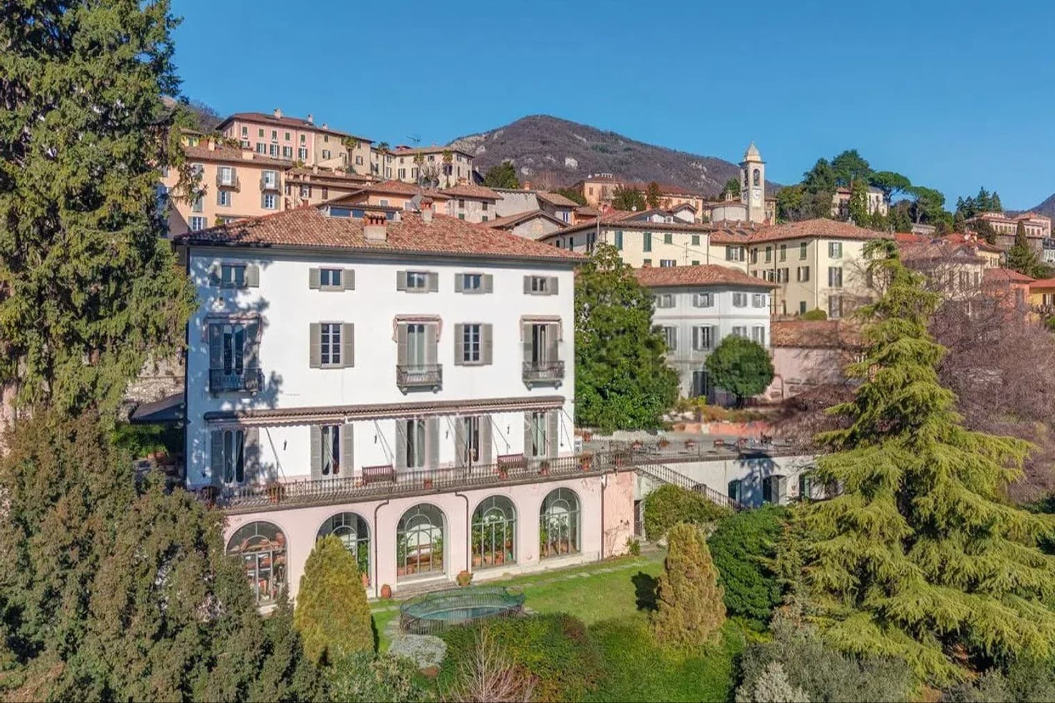 Elegant Villa by Lake Como, Lombardia