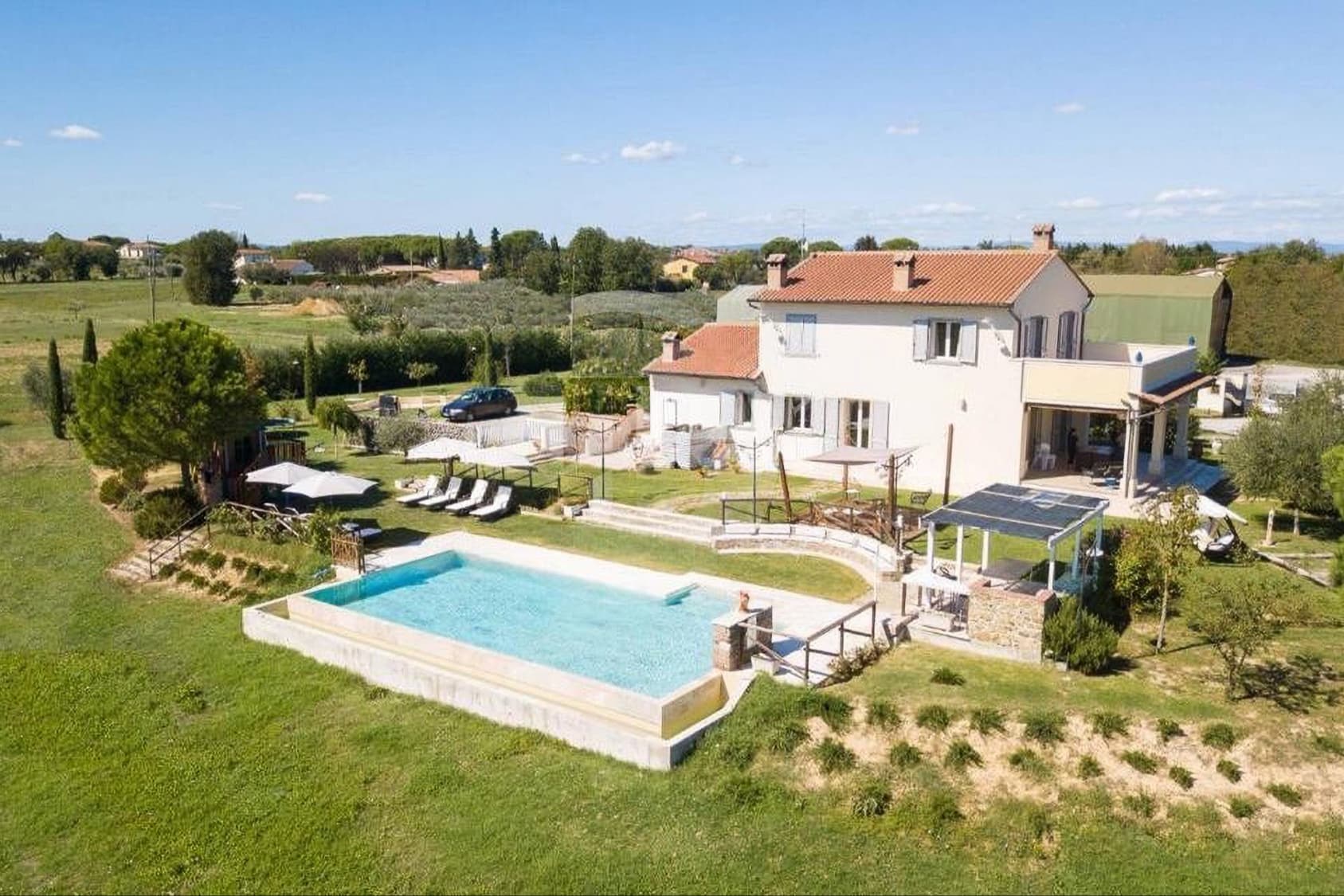 Villa panoramica a Camucia, nel cuore della Toscana