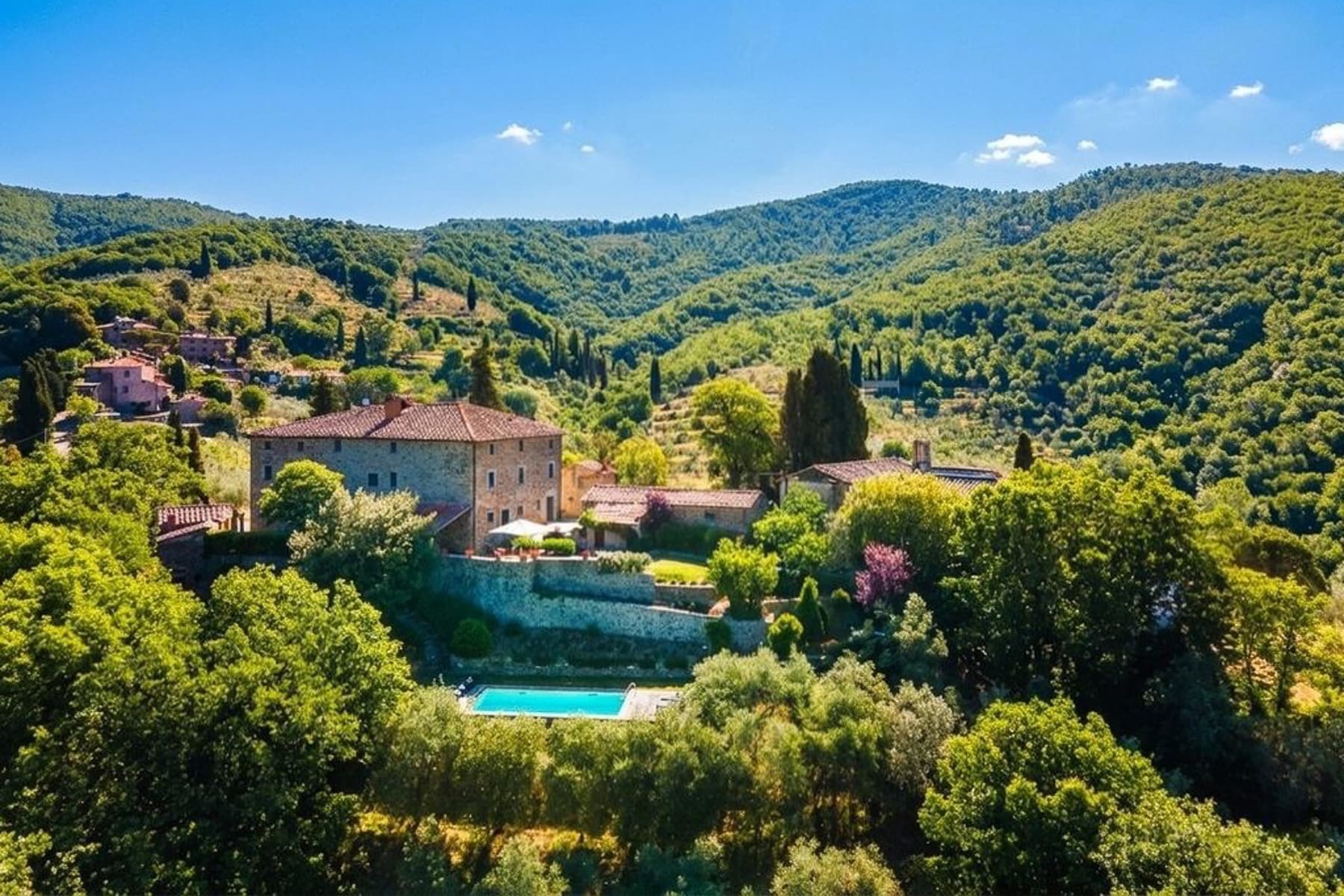 Casale storico a Campello sul Clitunno, Umbria