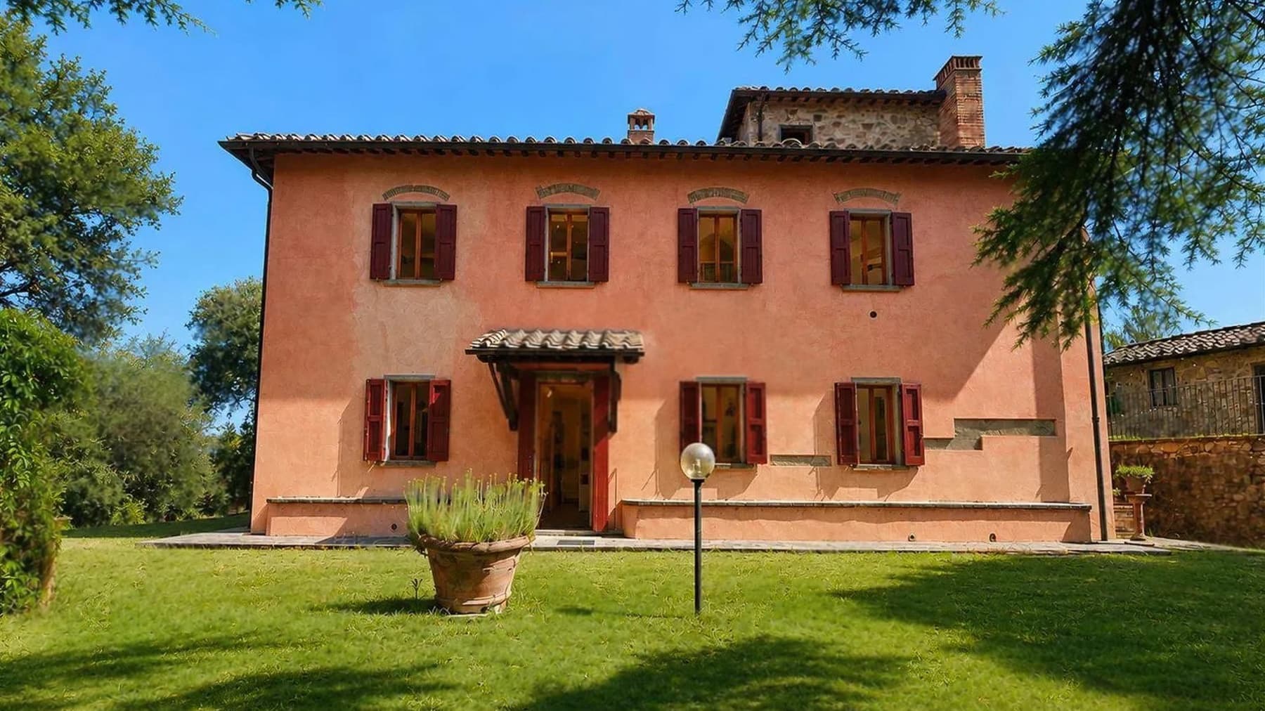 Casale in Toscana: Eleganza nel Cuore del Chianti