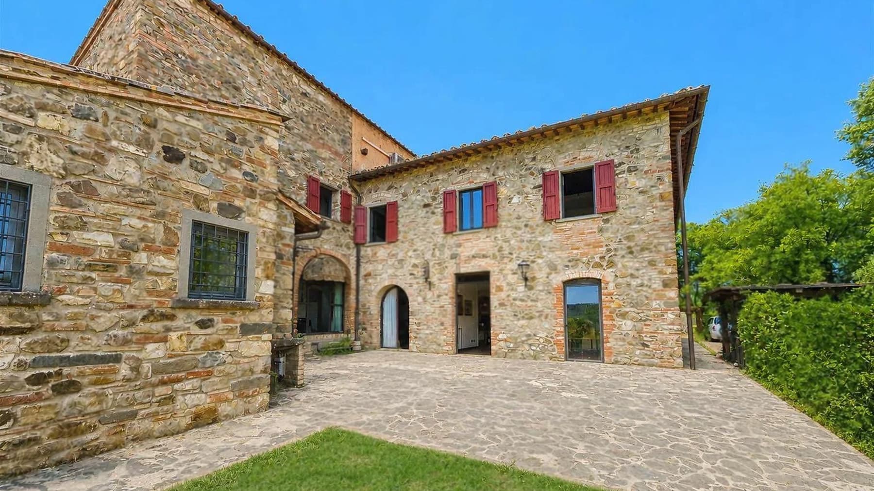 Casale in Toscana: Eleganza nel Cuore del Chianti