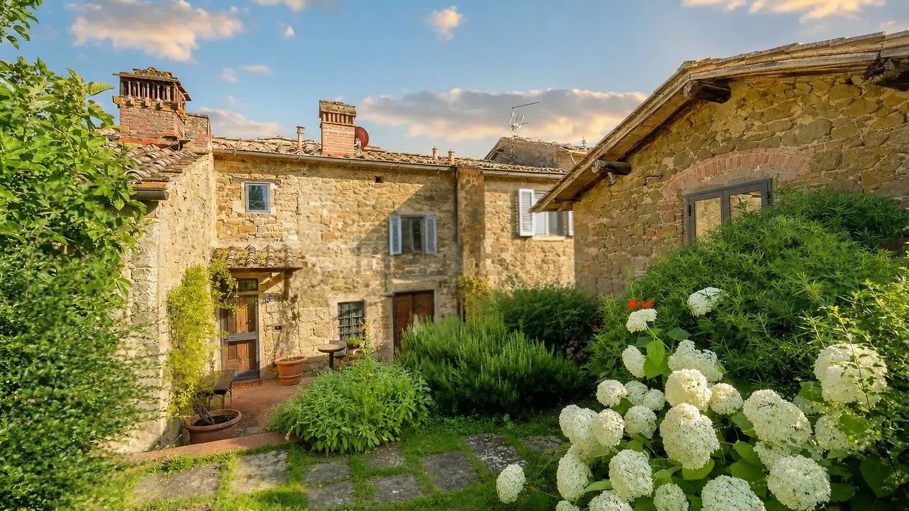 Casale con Fienile nel Cuore del Chianti, Toscana