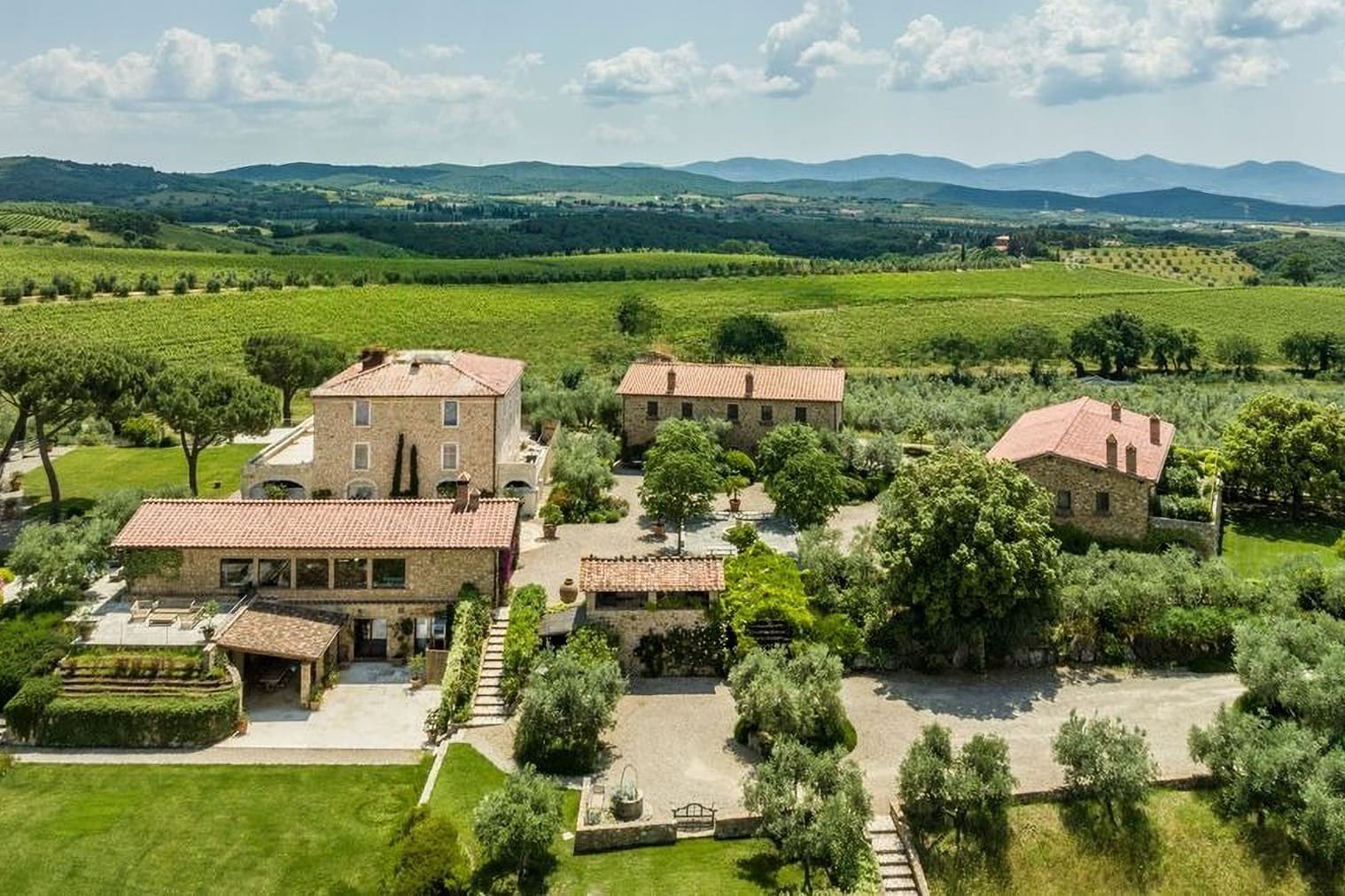Rustic Country House in La Pesta, Tuscany