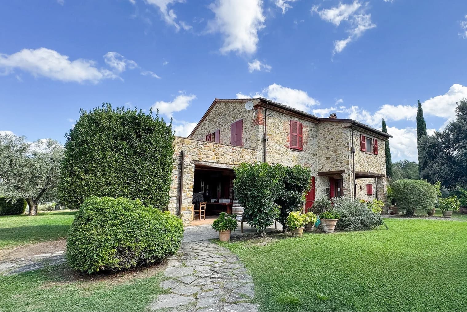 Casale caratteristico a Roccalbegna, cuore della Toscana