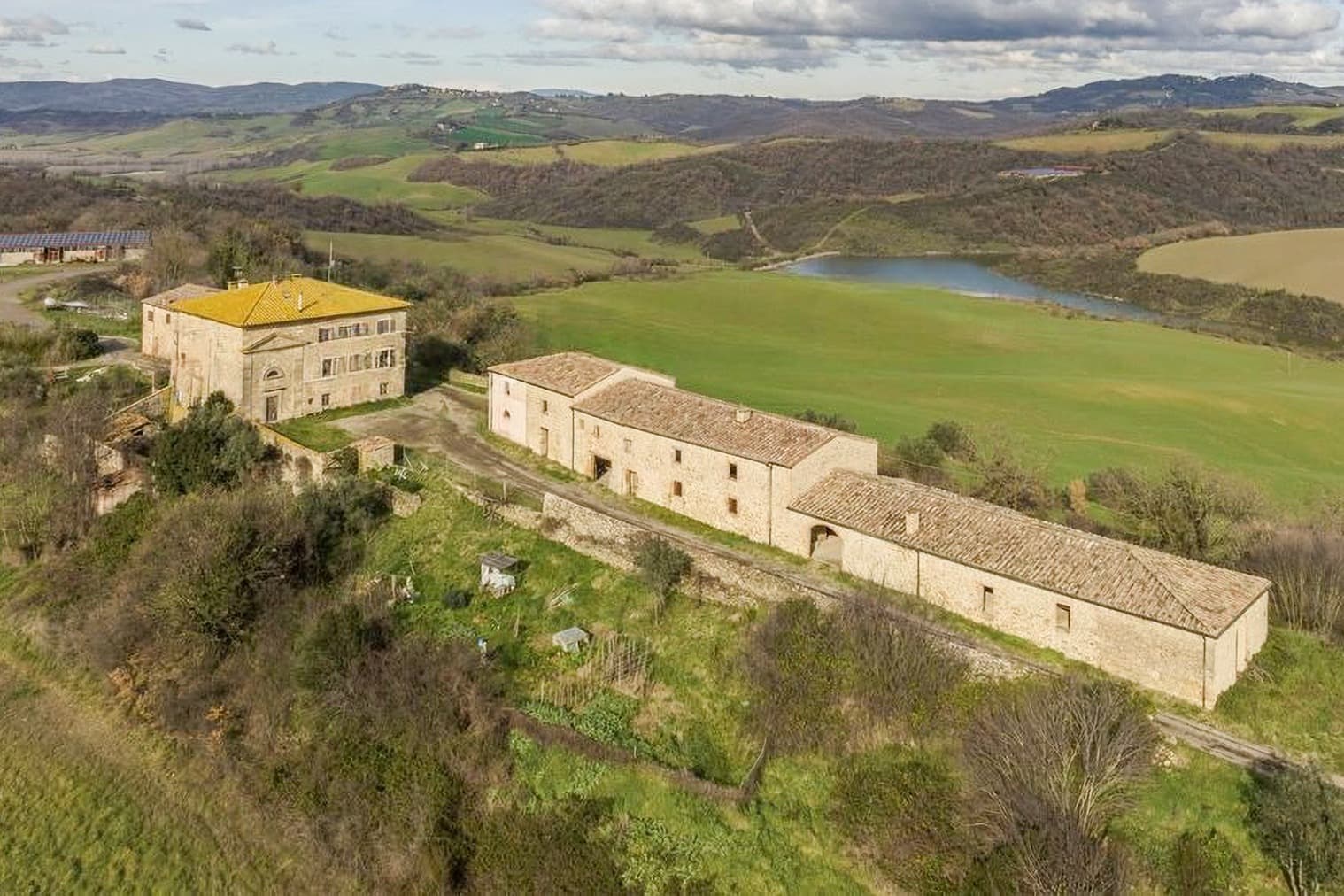 Casale storico panoramico a Radicondoli, Toscana