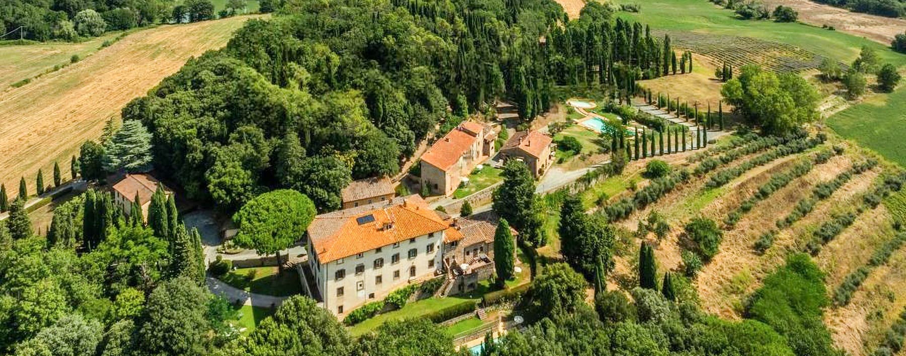 Villa storica a Gambassi Terme, cuore della Toscana