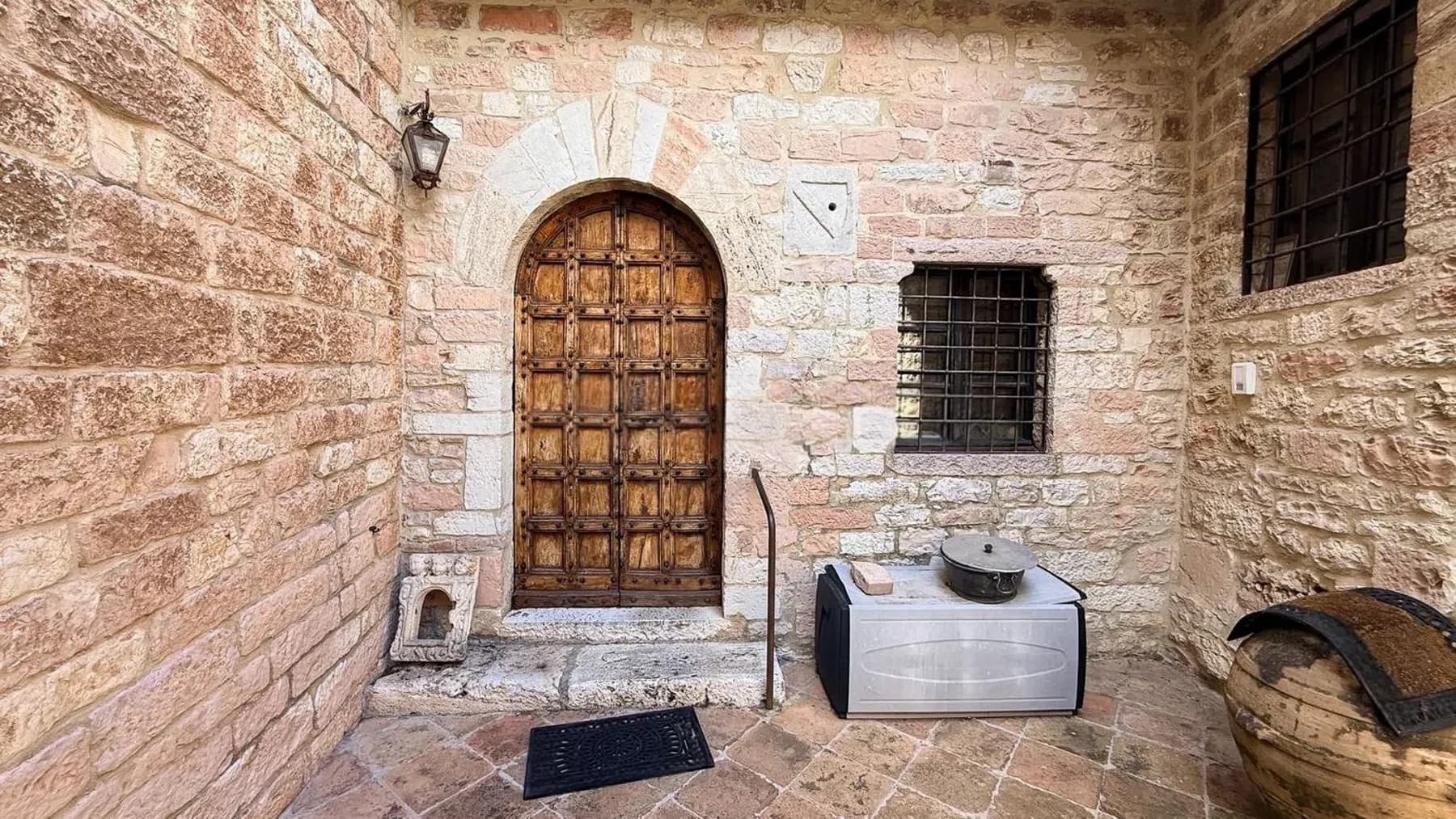 Charming Villa in Assisi's Umbrian Countryside