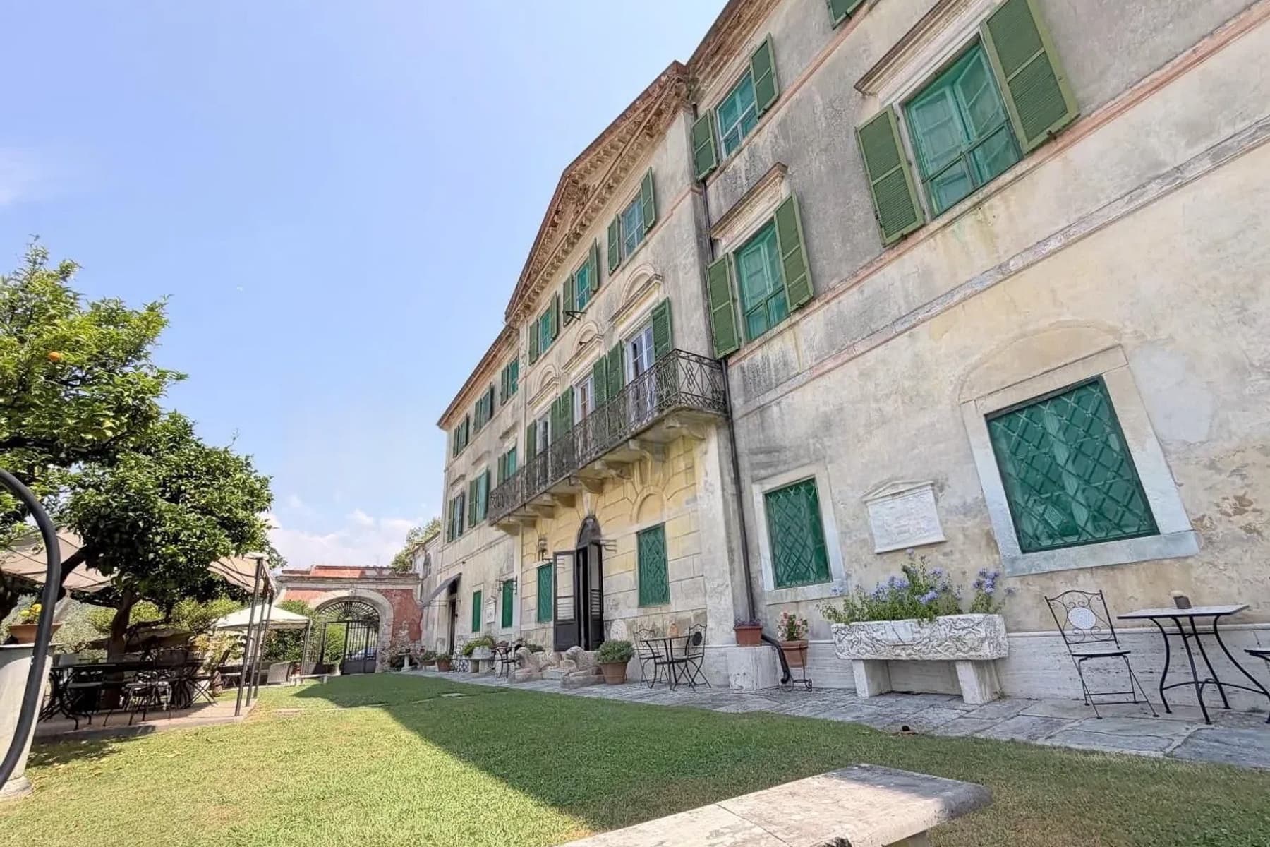 Casale storico con vista mare a Camaiore, Versilia