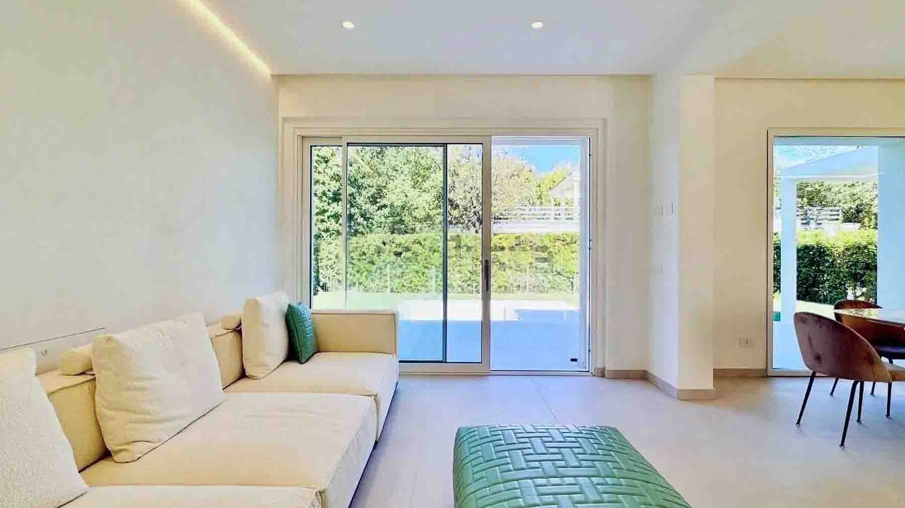 Interiors (13)