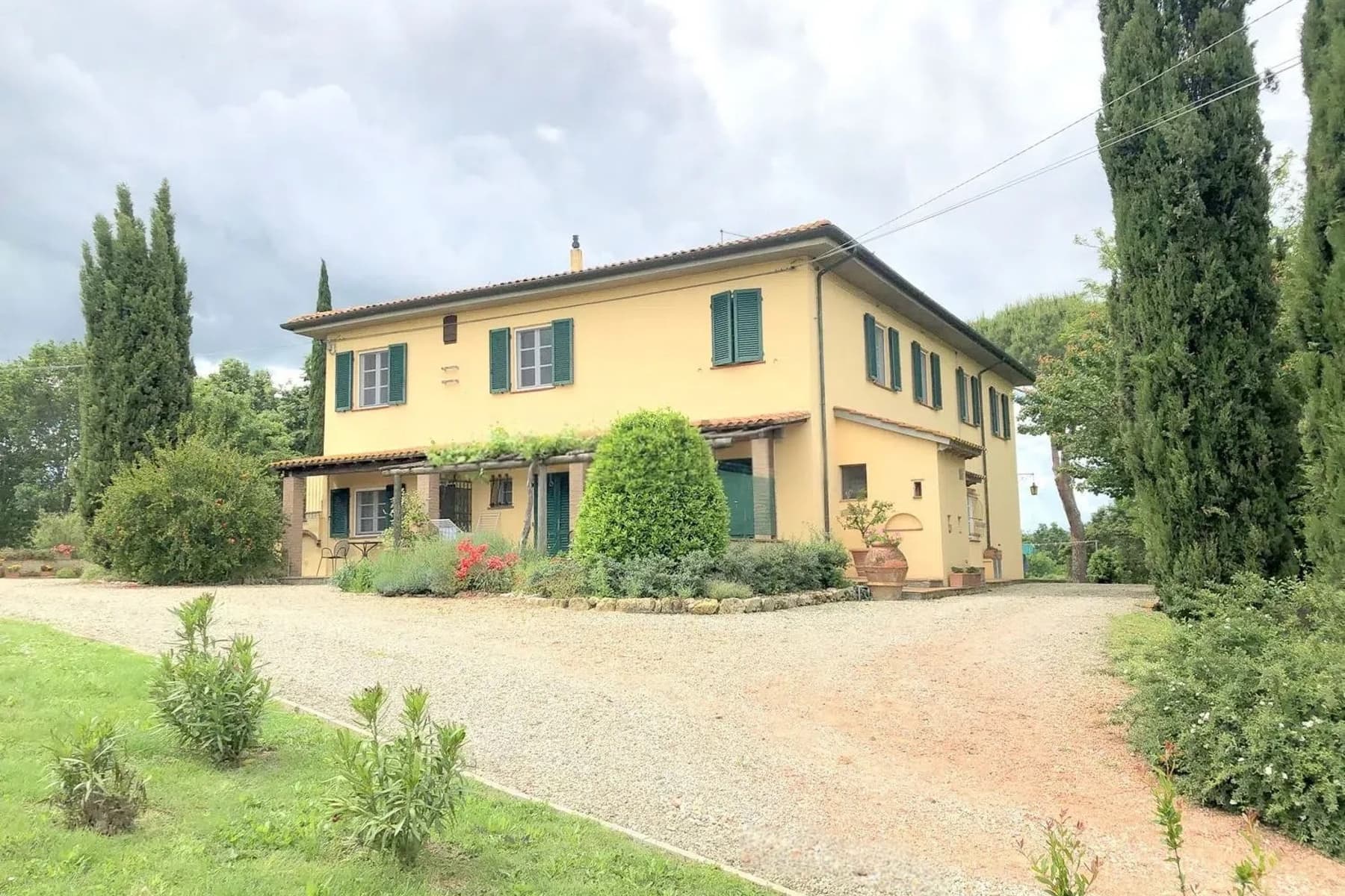 Casale ristrutturato con piscina a Fauglia, Toscana
