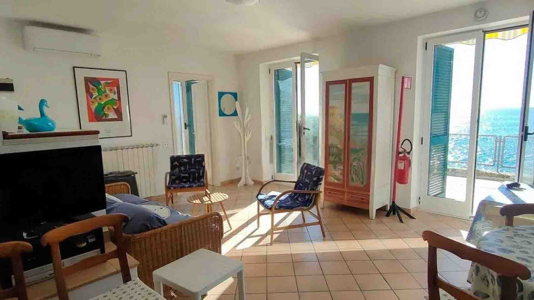 Interni (10)