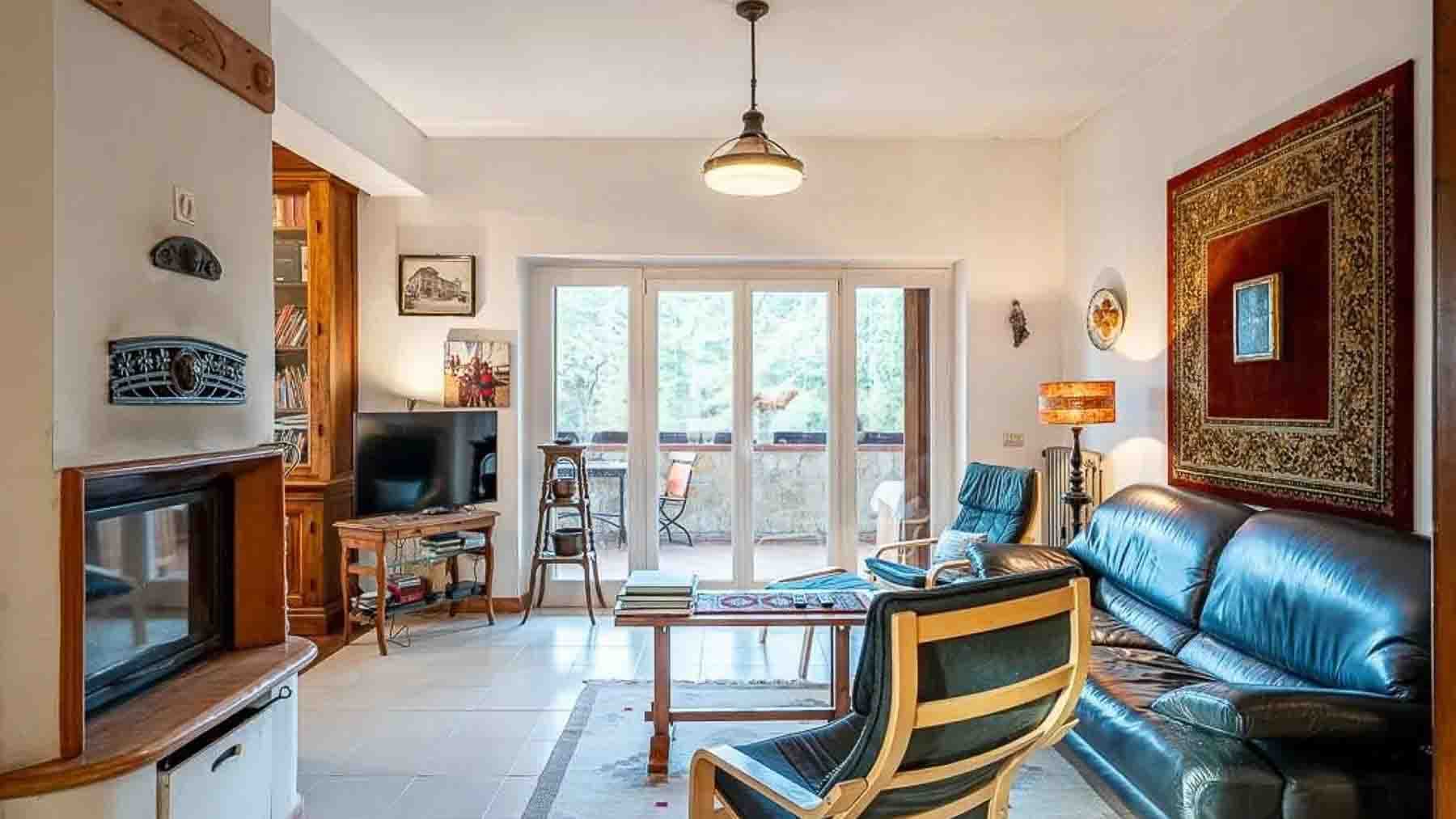 Interiors (31)