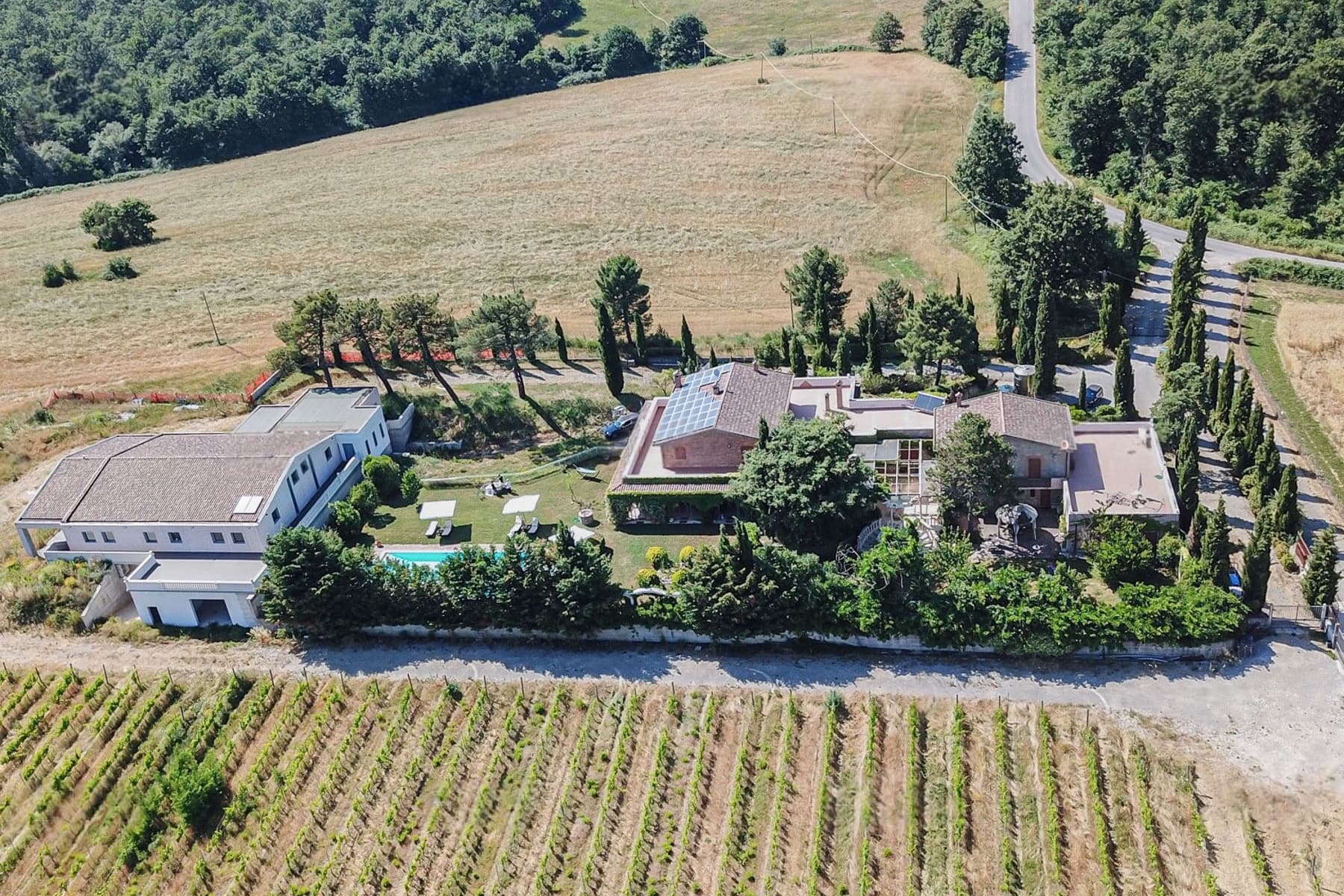 Tenuta-Complesso a Monteleone d'Orvieto, cuore Umbria