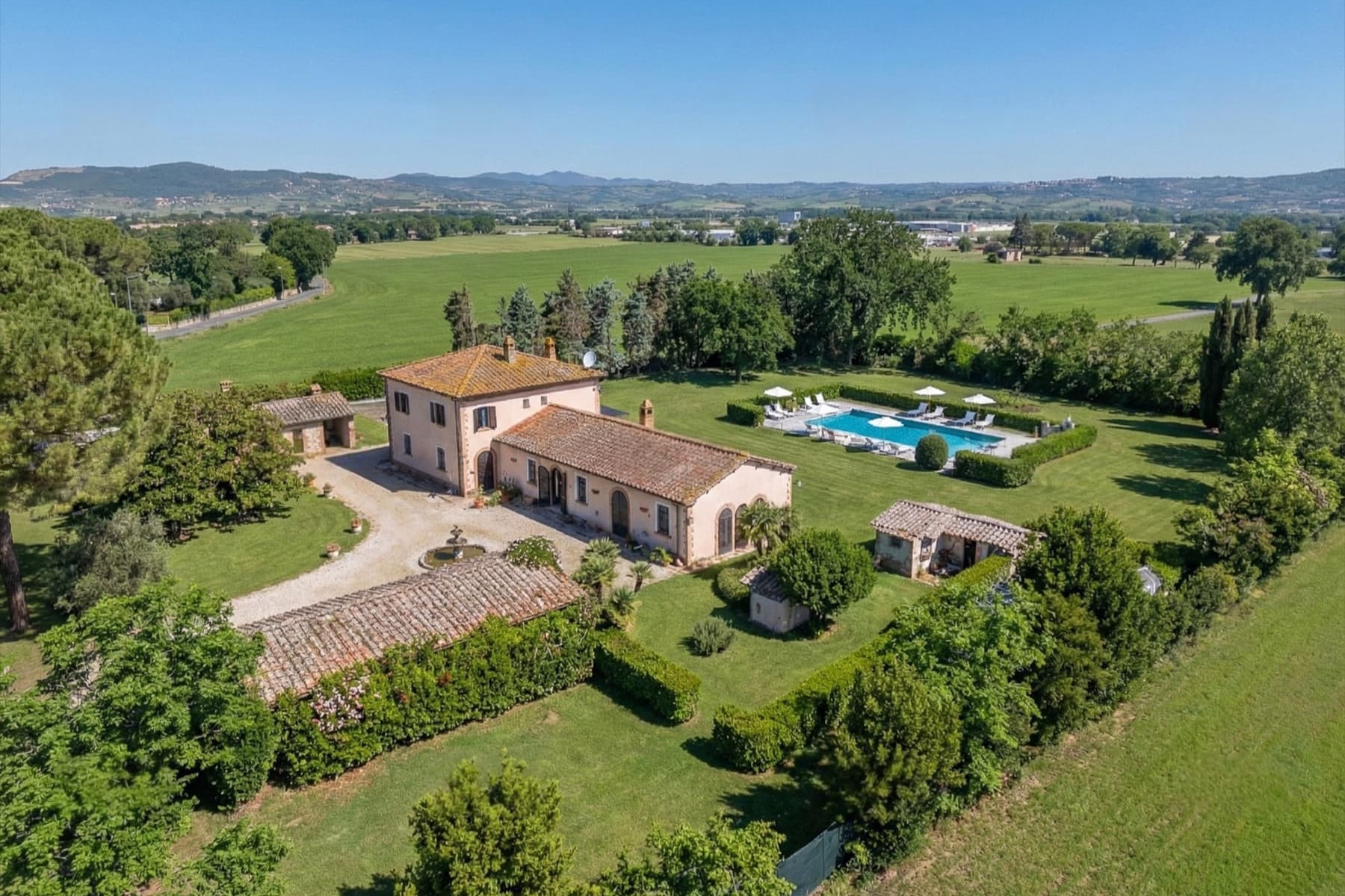 Villa esclusiva nella campagna umbra di Terni