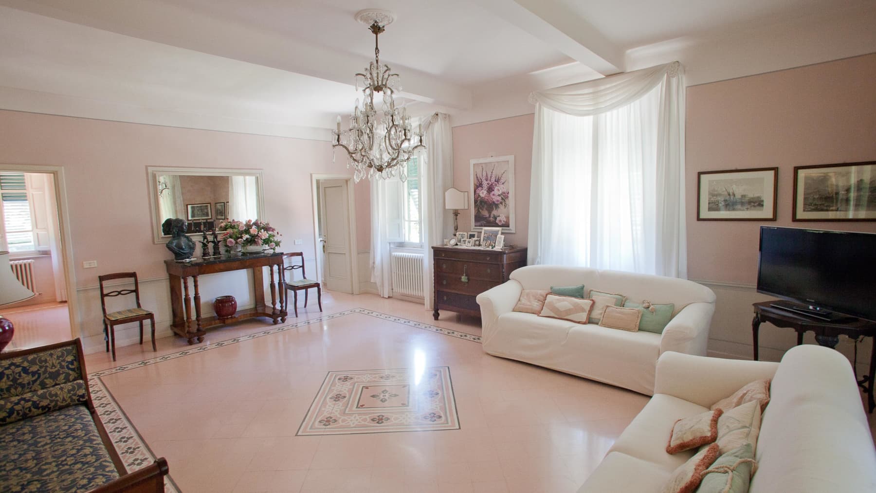 Interiors (27)
