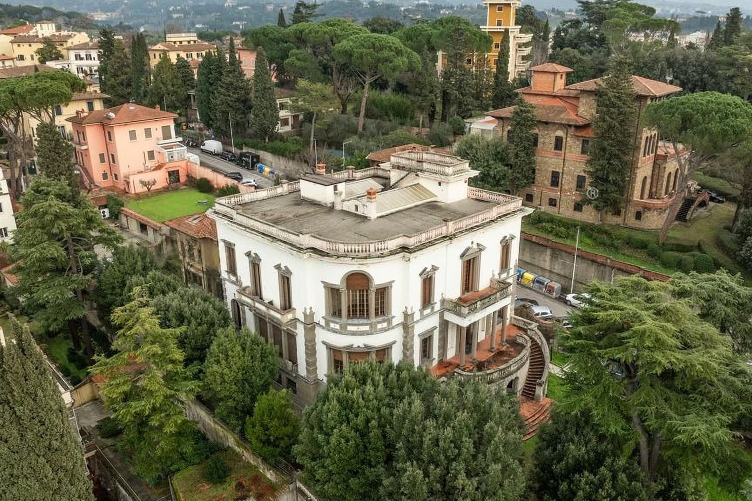 Villa storica con vista Duomo sulle colline di Firenze