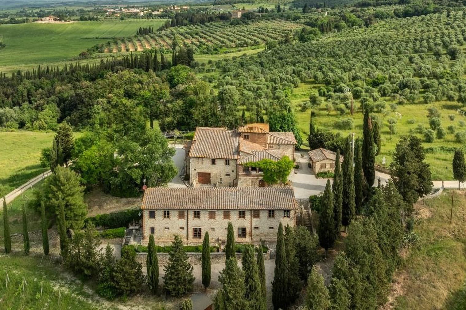 Exclusive Tenuta-Complesso in Charming Chiusure, Tuscany