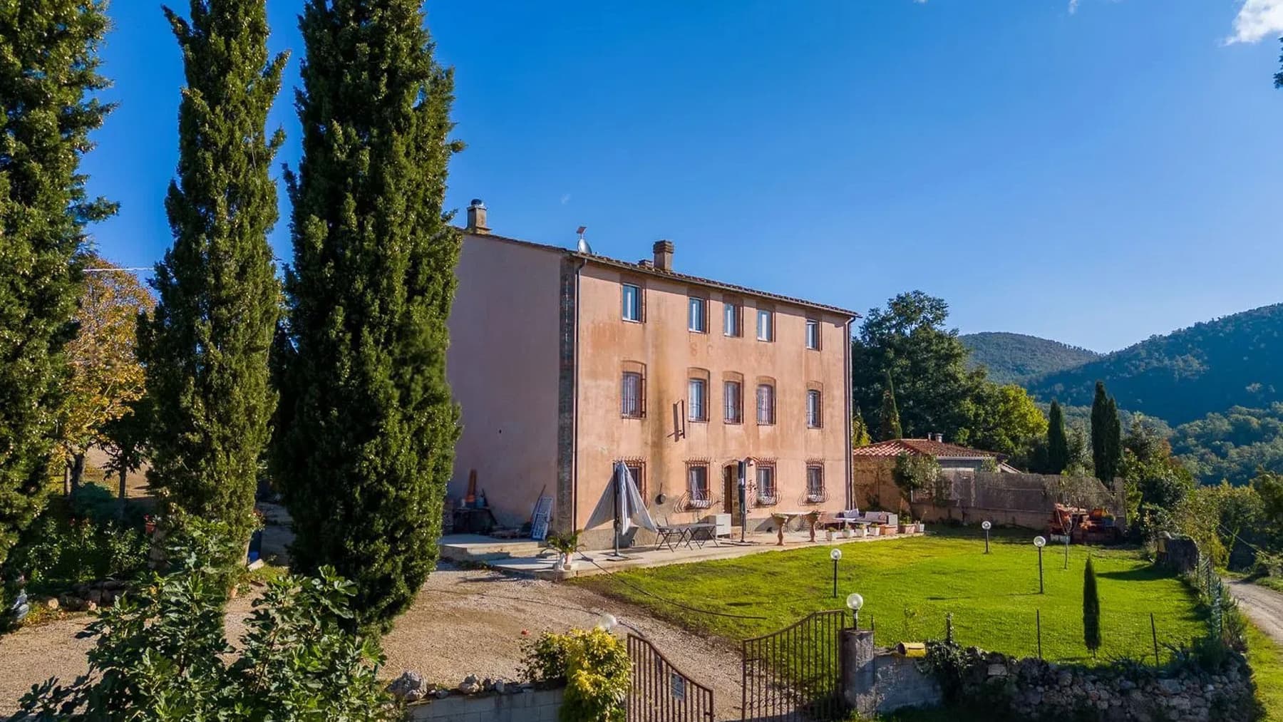 Casale storico in Maremma Toscana, 9 ettari di terreno