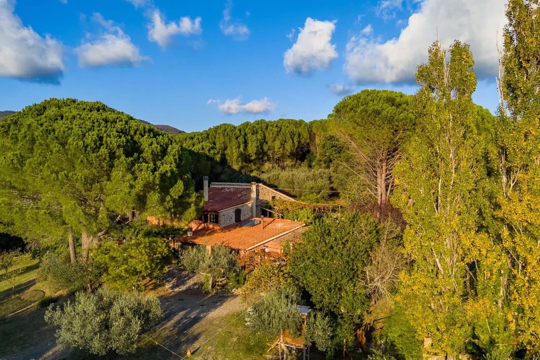 Casale in Maremma Toscana, vista lago e mare