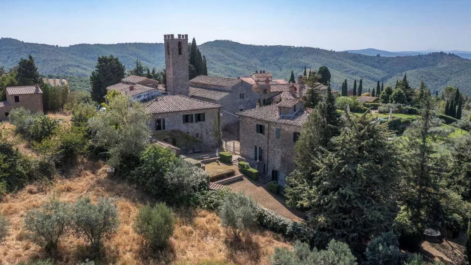 Villa nel cuore del Chianti, Bucine, con piscina e parco