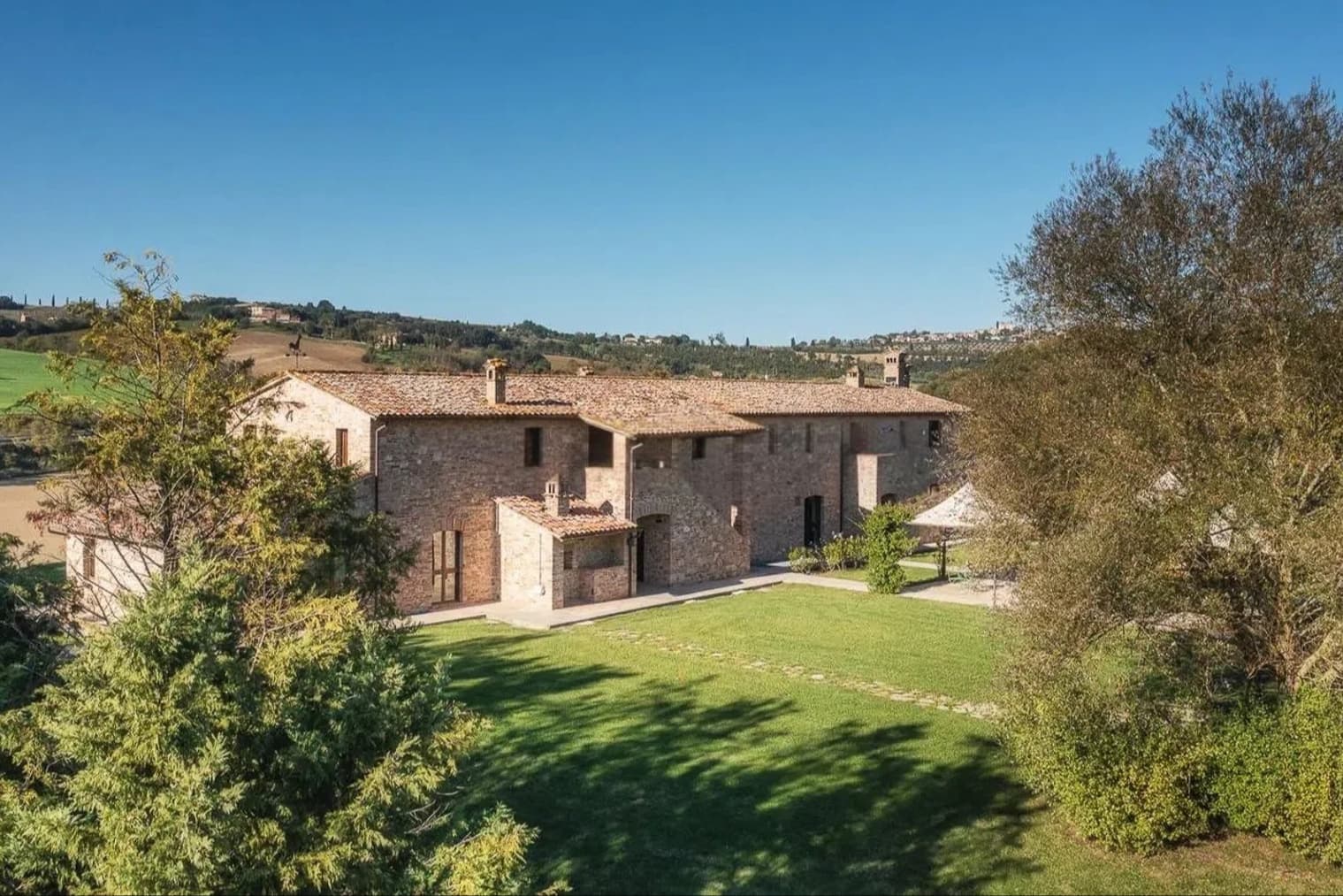 Casale storico ristrutturato con piscina a Todi, Umbria