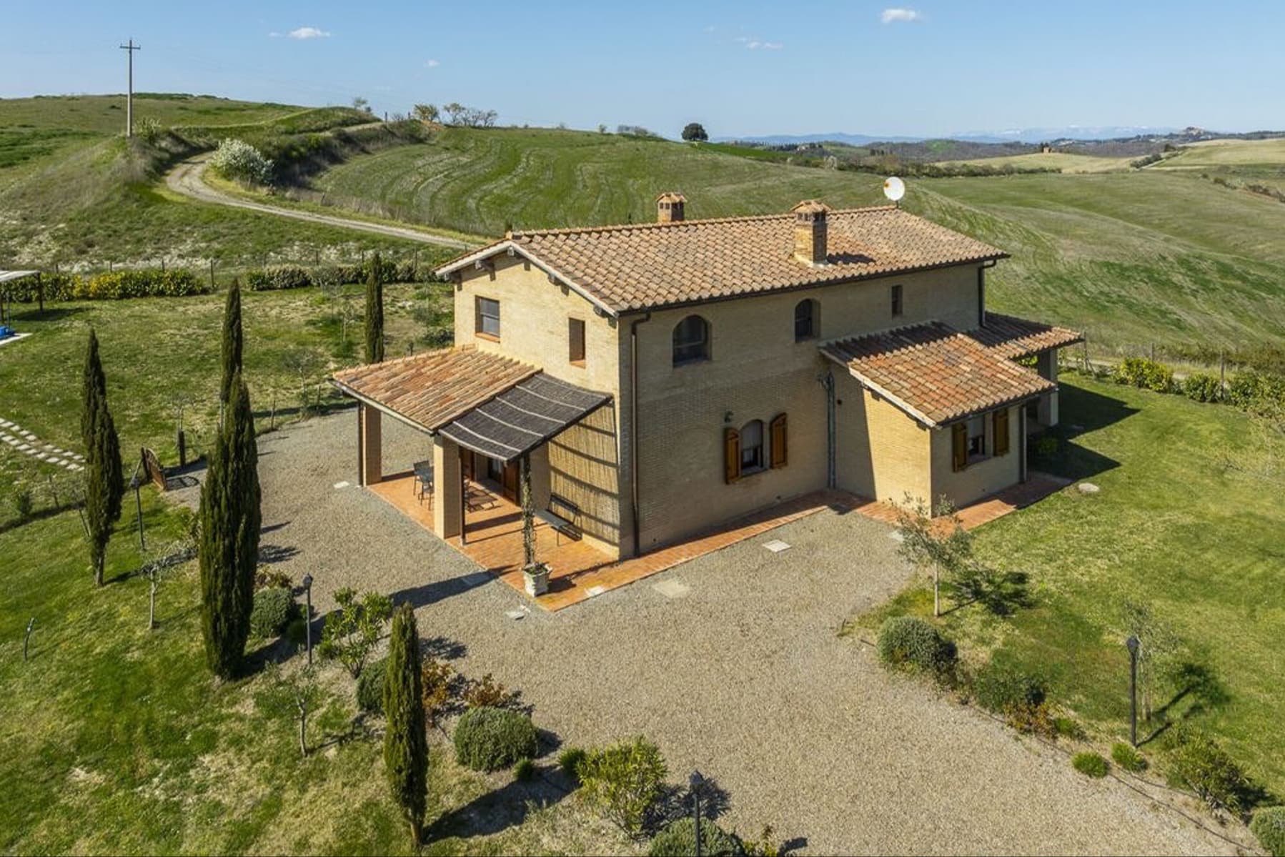 Casale panoramico con piscina a Montalcino, Toscana
