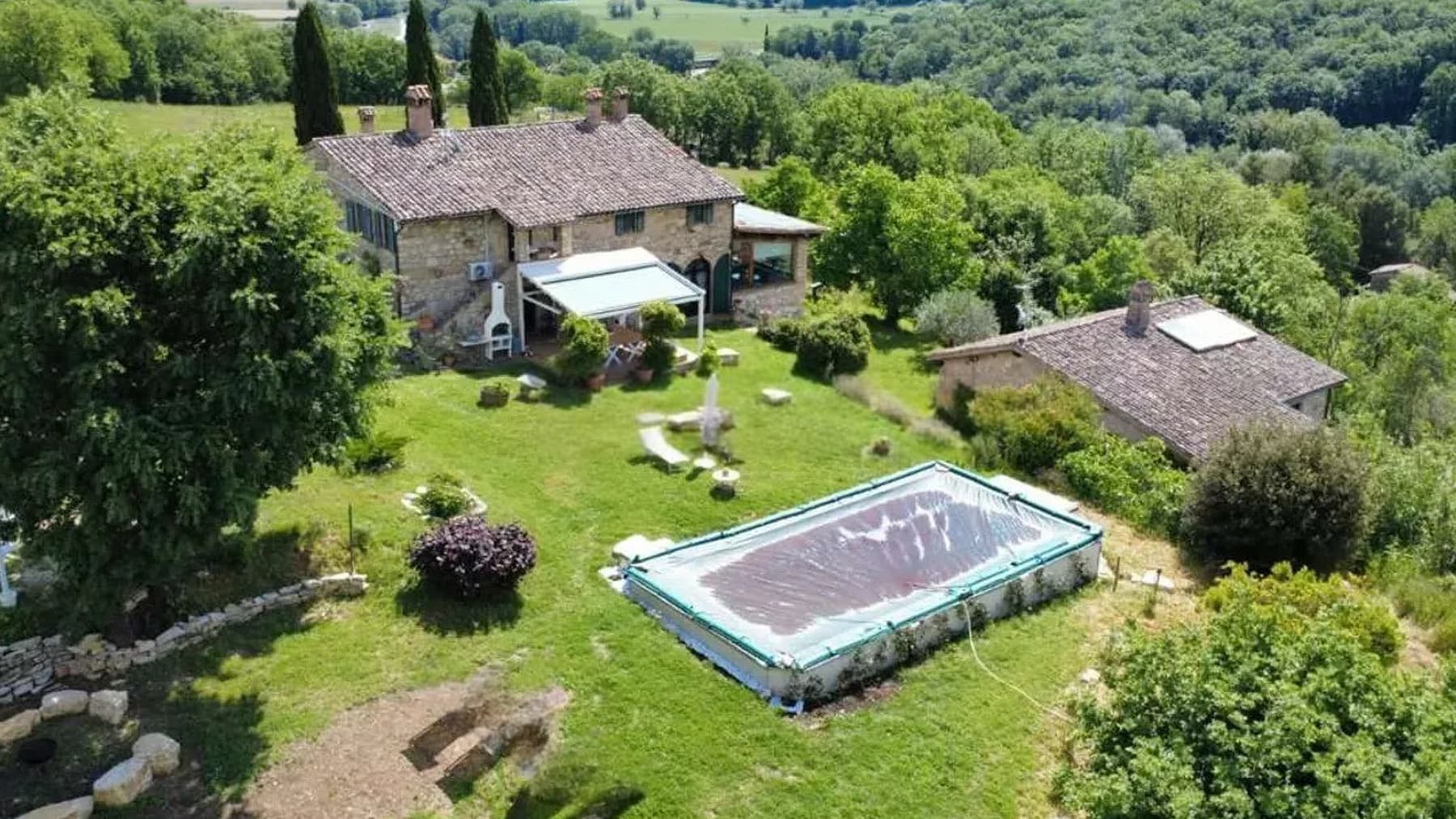 Casale panoramico in Umbria, tra Todi e Monte Castello