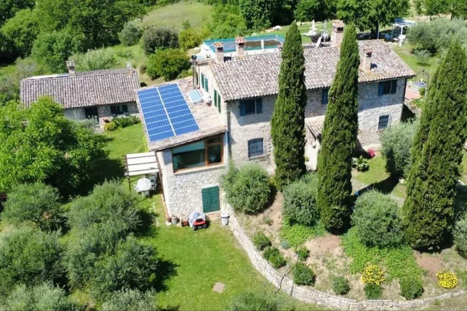 Casale panoramico in Umbria, tra Todi e Monte Castello
