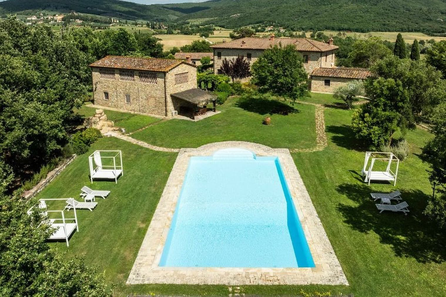 Casale panoramico nel cuore del Chianti aretino