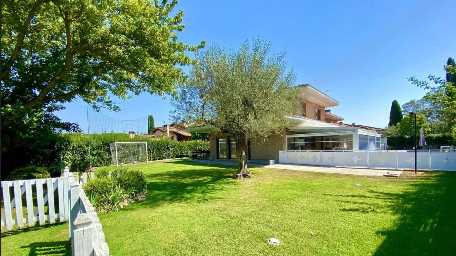 Charming Semi-Detached House in Rome, Lazio