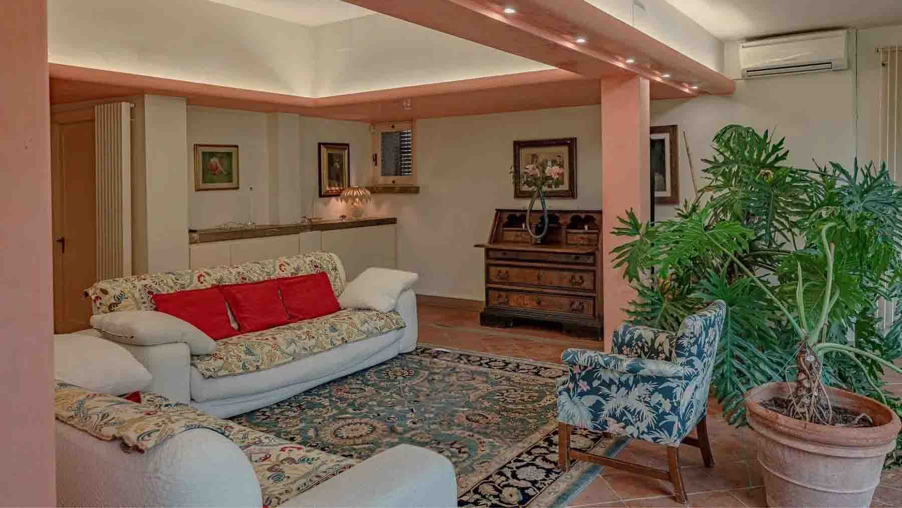 Interiors (10)