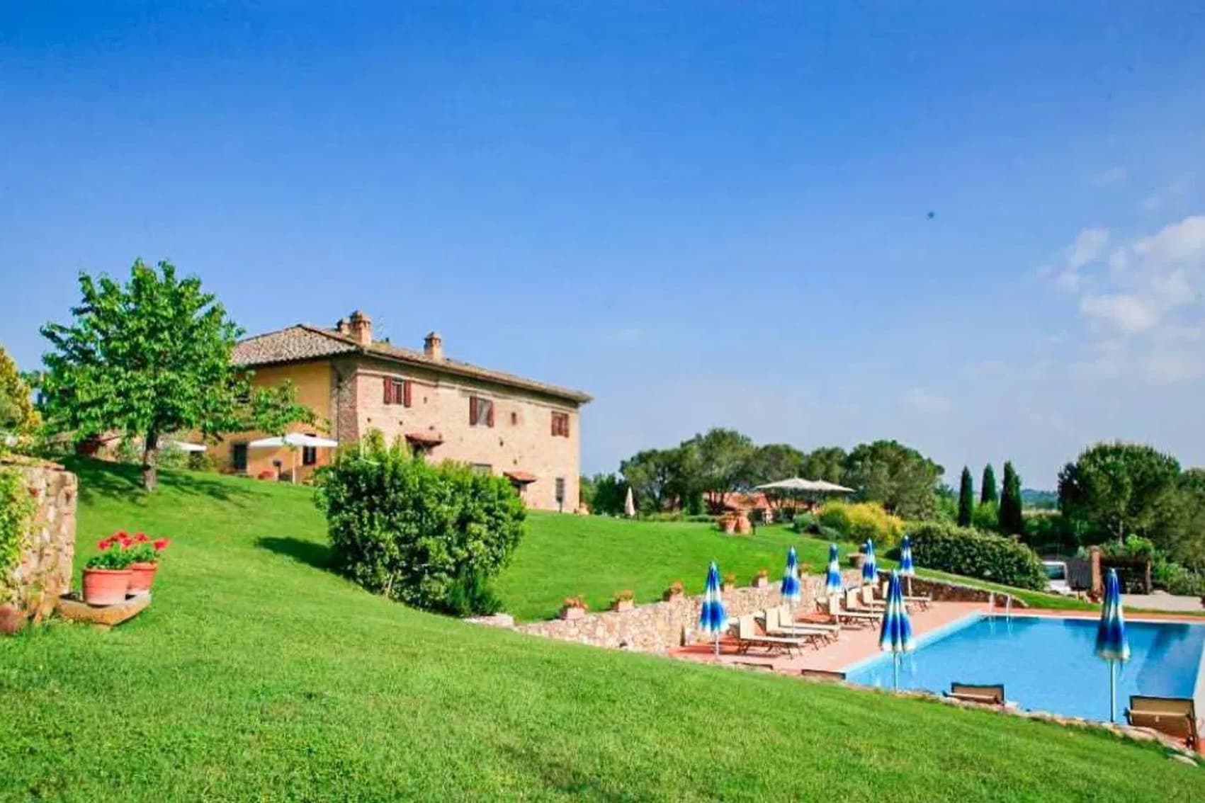 Casale a Ulignano, tra le colline panoramiche toscane
