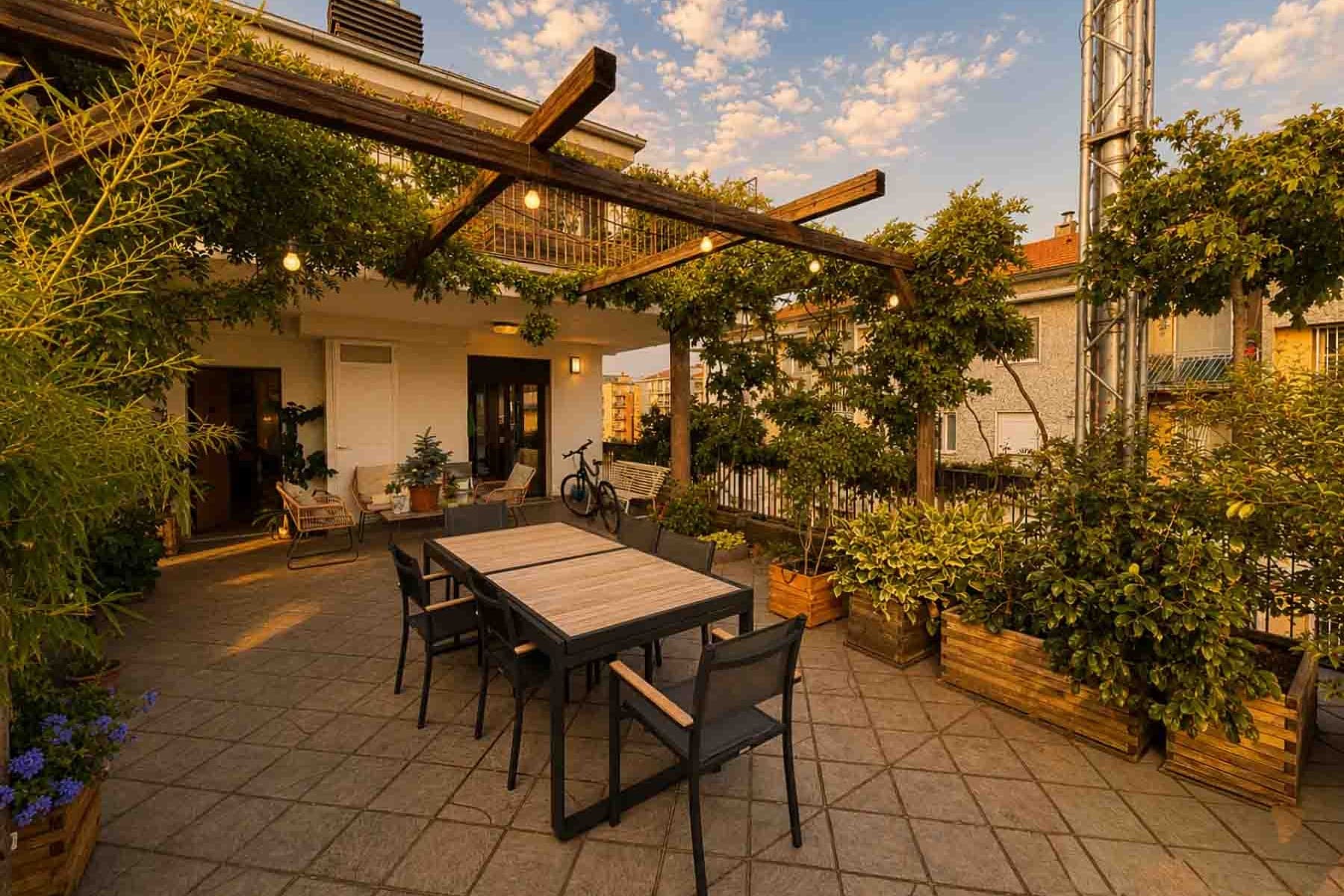 Attico esclusivo a Milano con giardino pensile