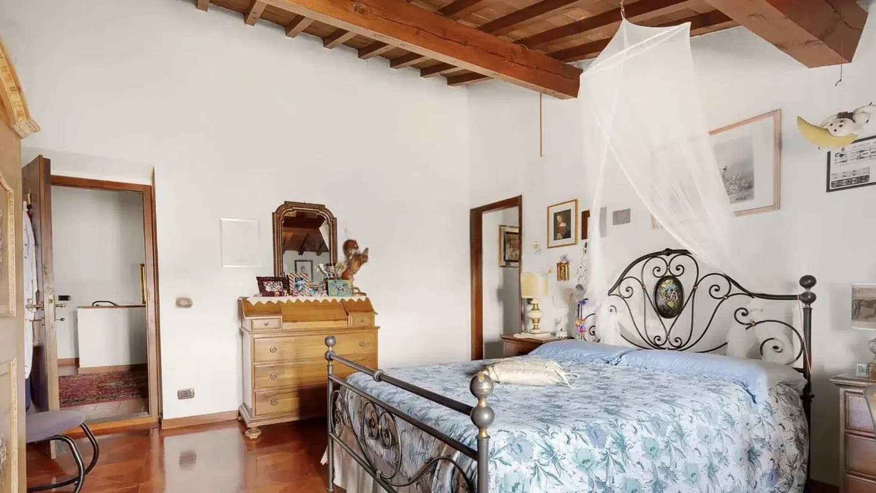 Casale elegante a Scandicci, cuore delle colline toscane