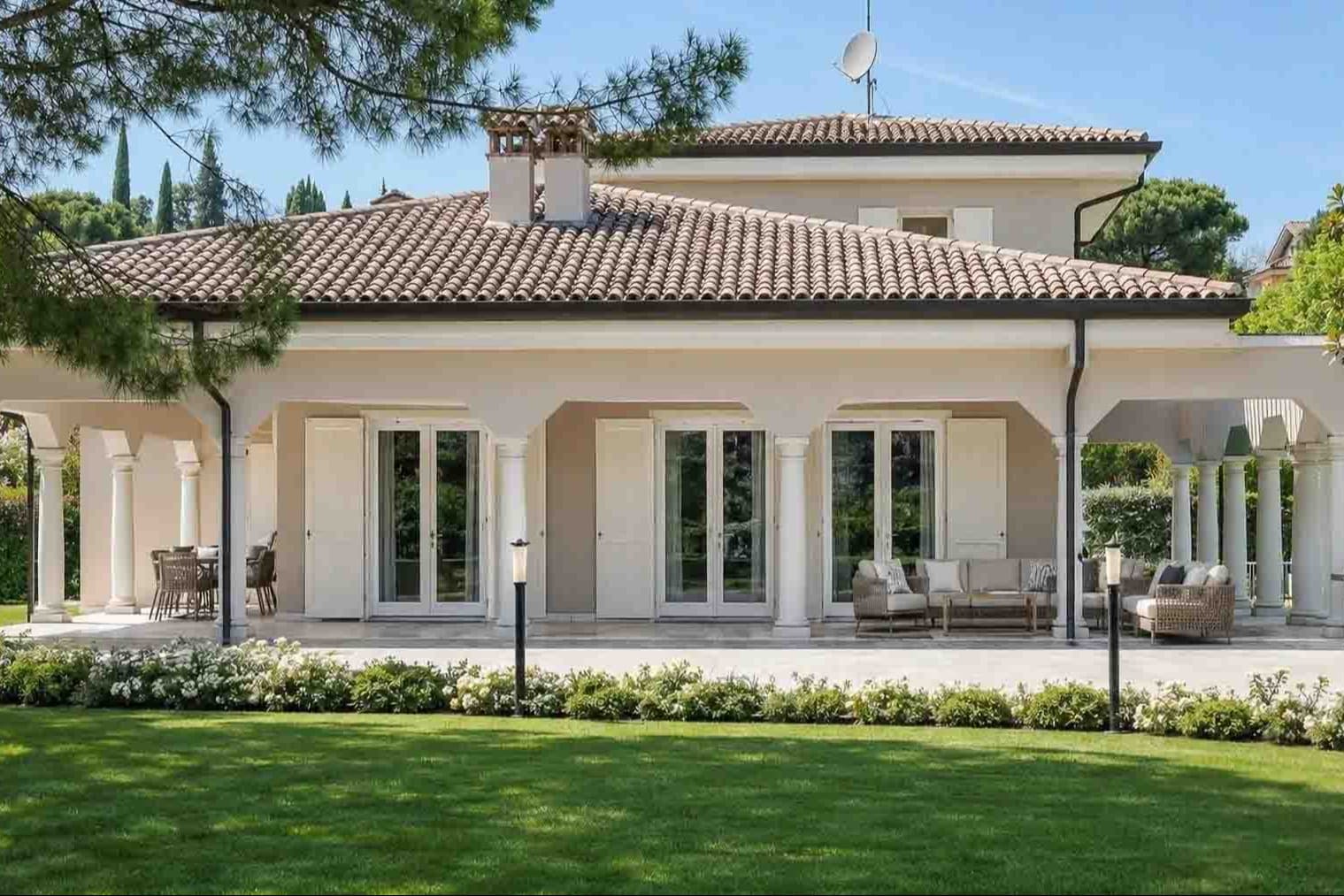 Townhouse Near Lake Garda in Padenghe sul Garda, Lombardy